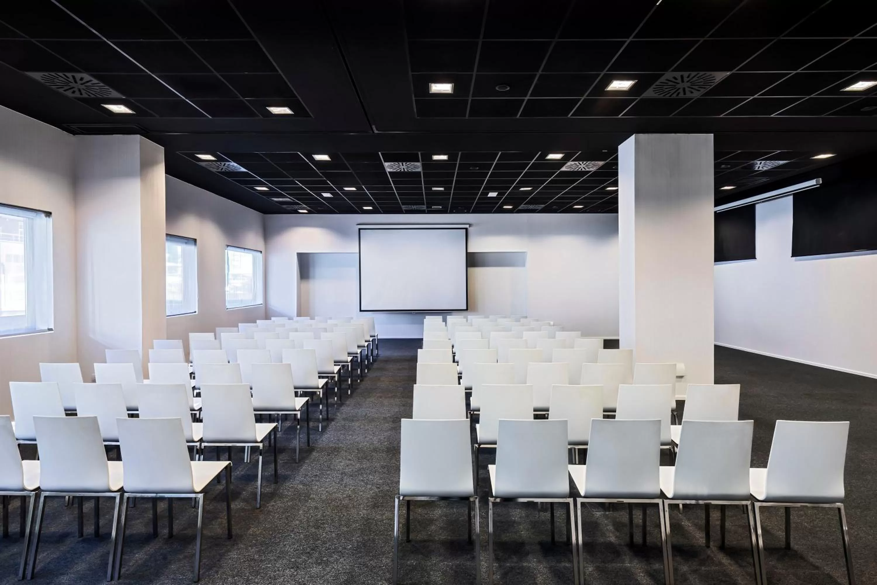Meeting/conference room in Hotel Zentral Castellana Norte