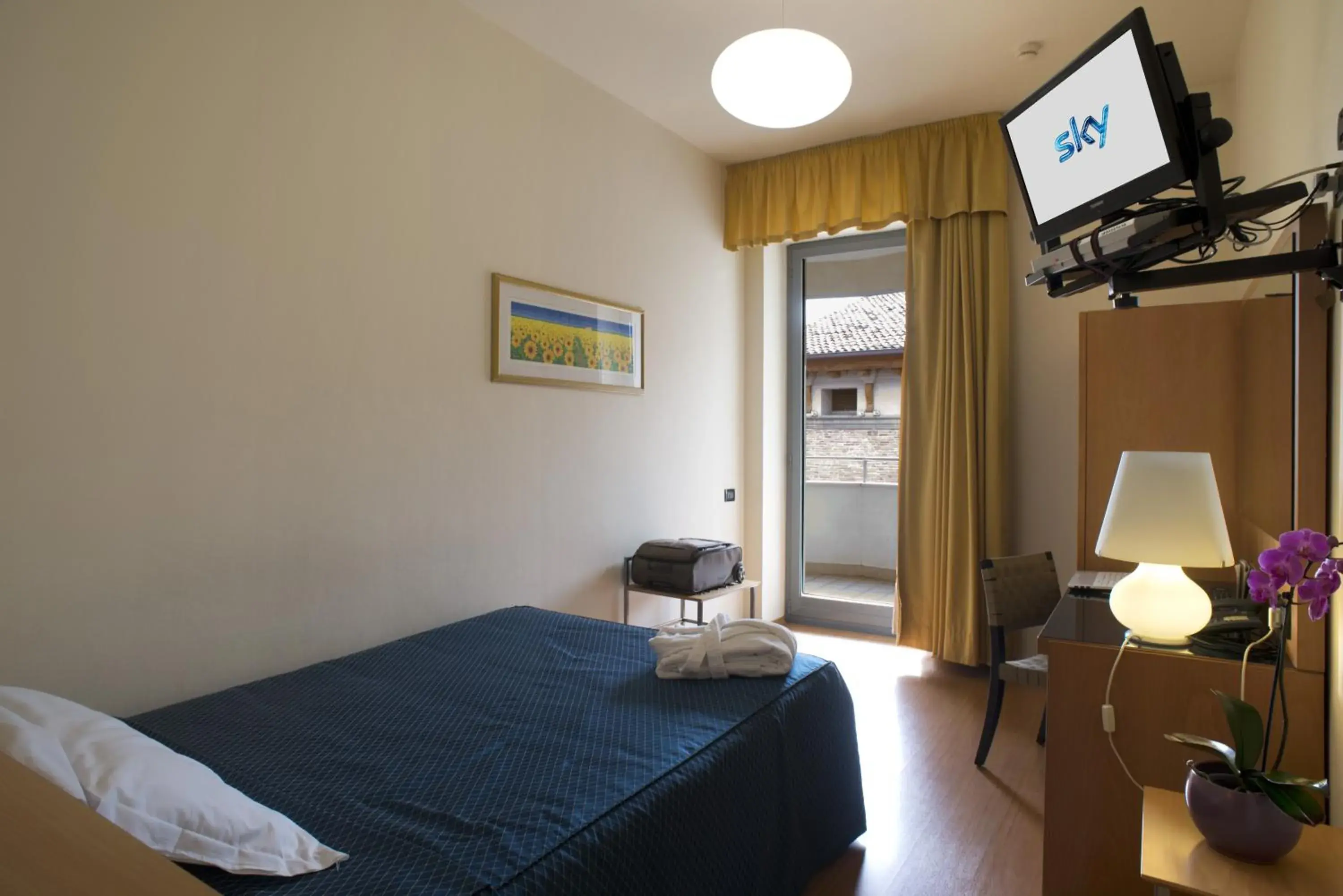 Single Room with French Bed in Hotel Masini Single Room with French Bed in Hotel Masini