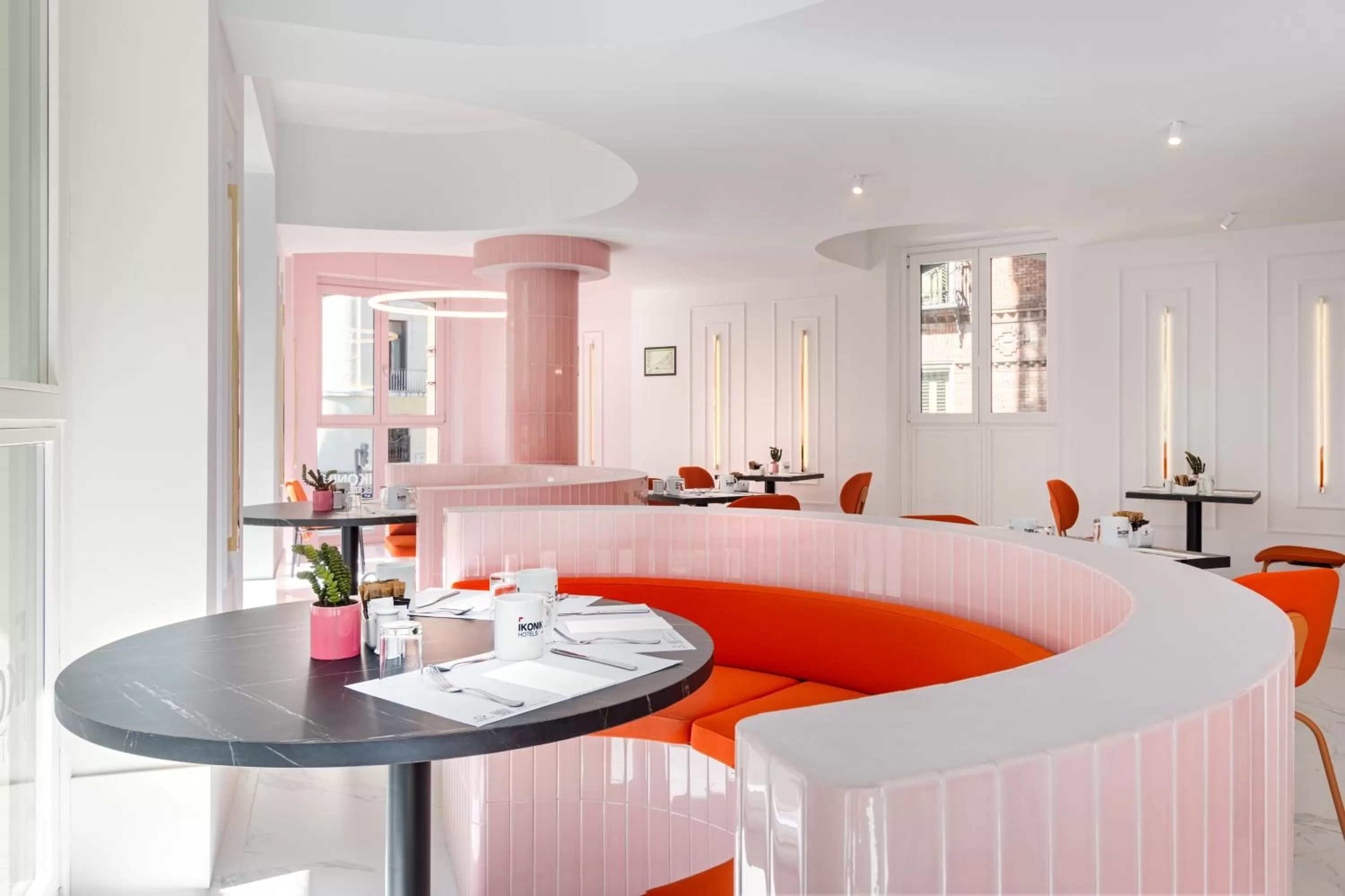 Breakfast in Ikonik Gran Vía