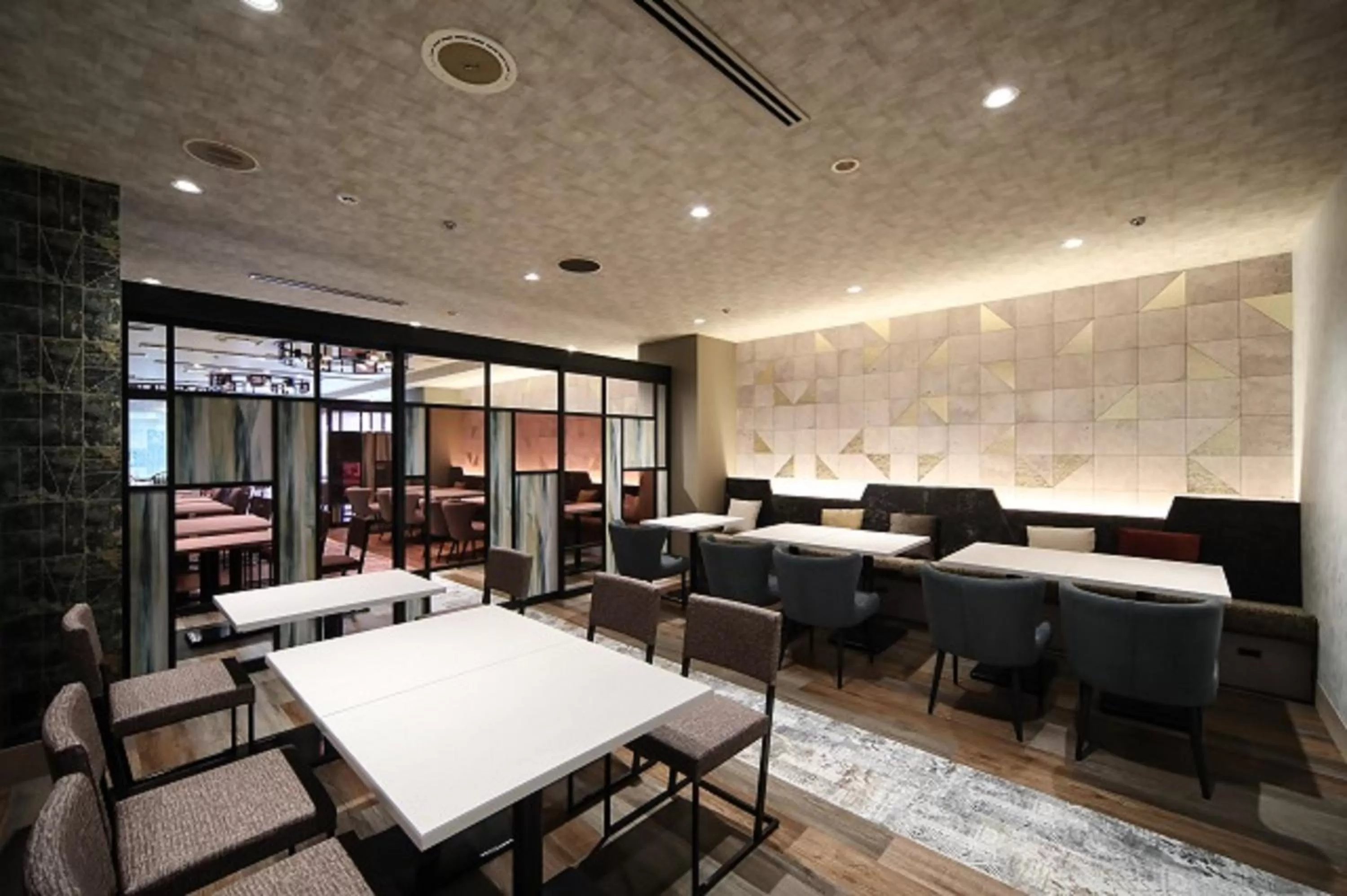 Restaurant/places to eat in Shin Osaka Esaka Tokyu REI Hotel