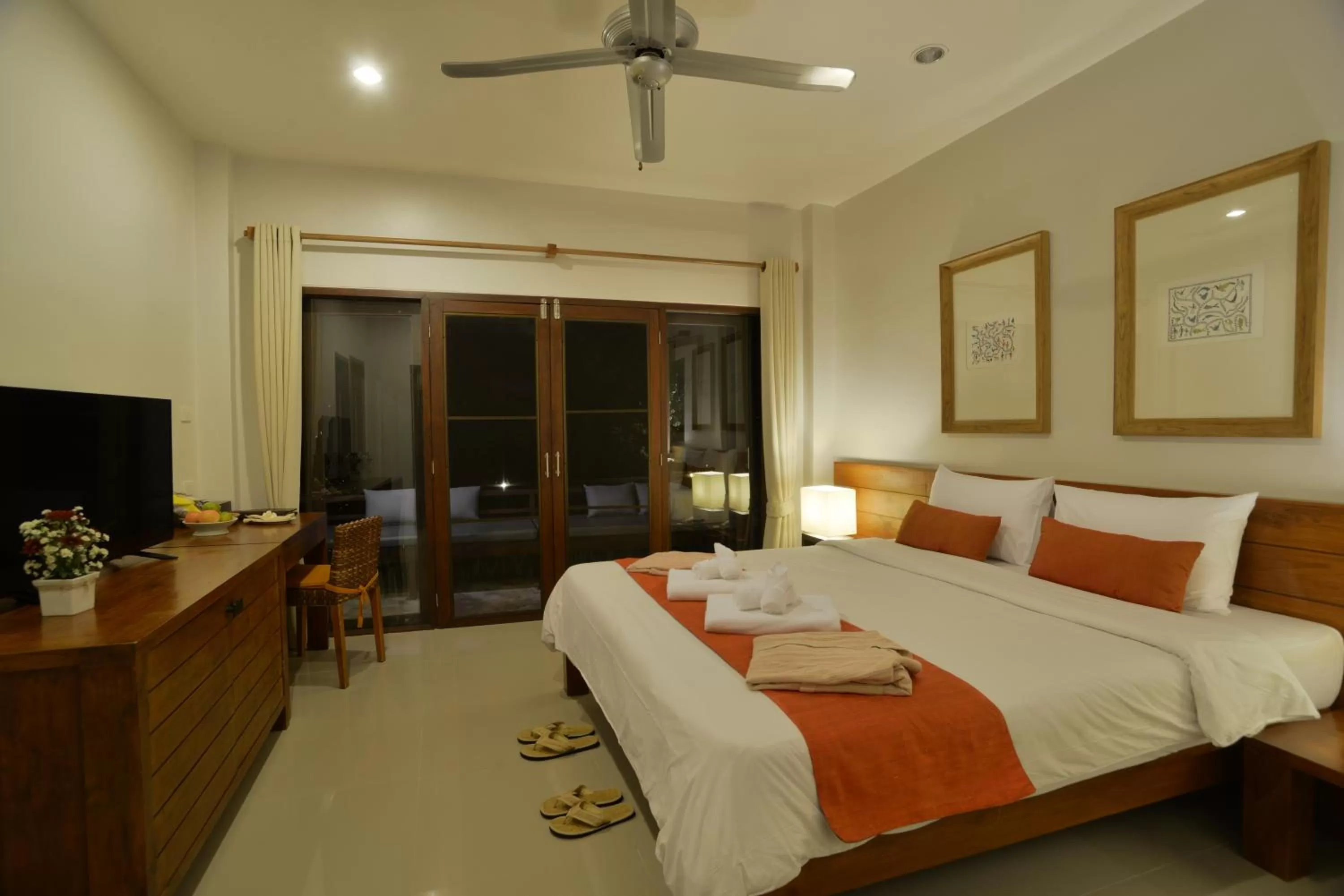 Bedroom, Bed in Yoma Hotel, Pai