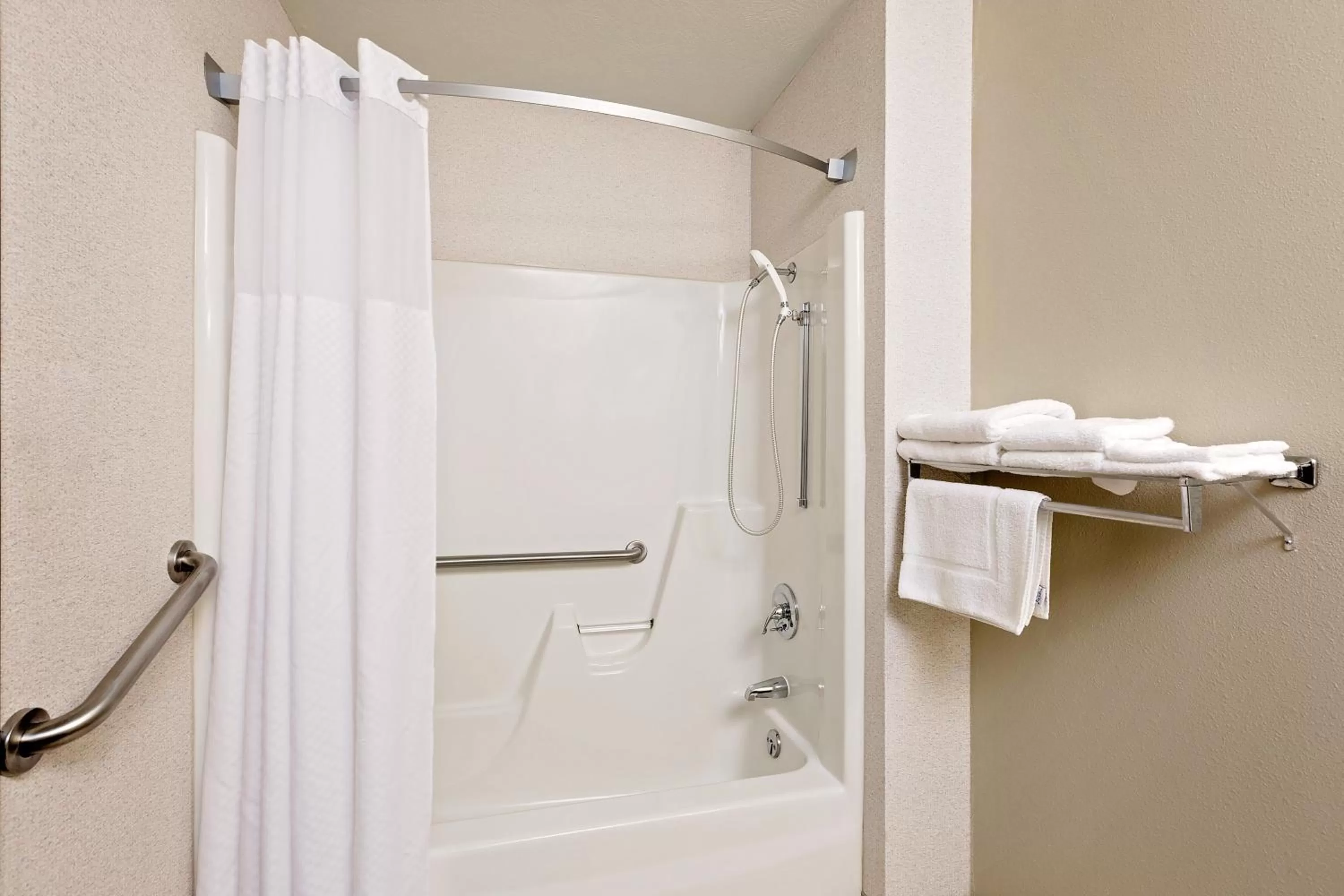 Shower in Americas Best Value Inn Onawa