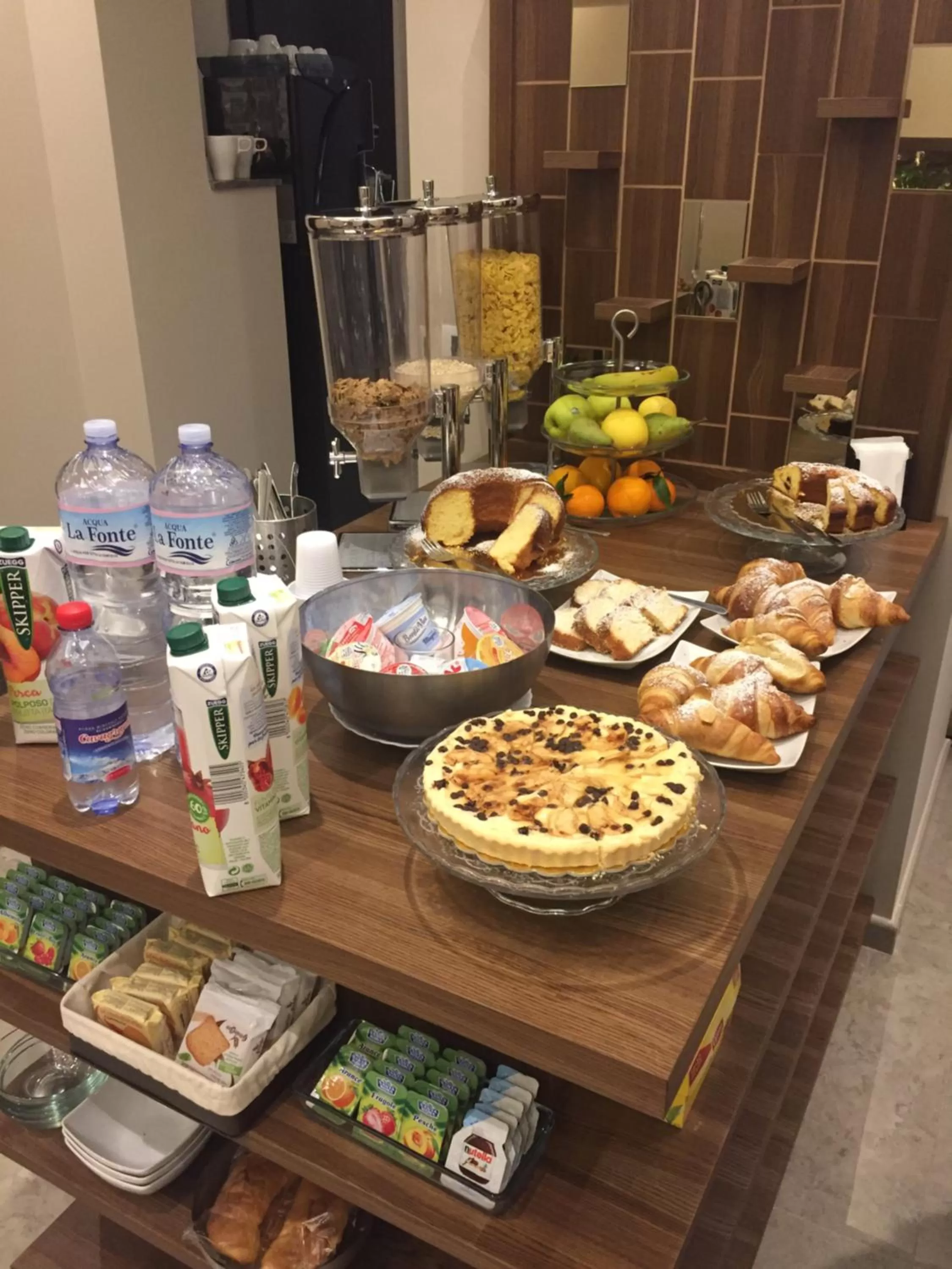 Restaurant/places to eat in Beatus Suites And Rooms B&B