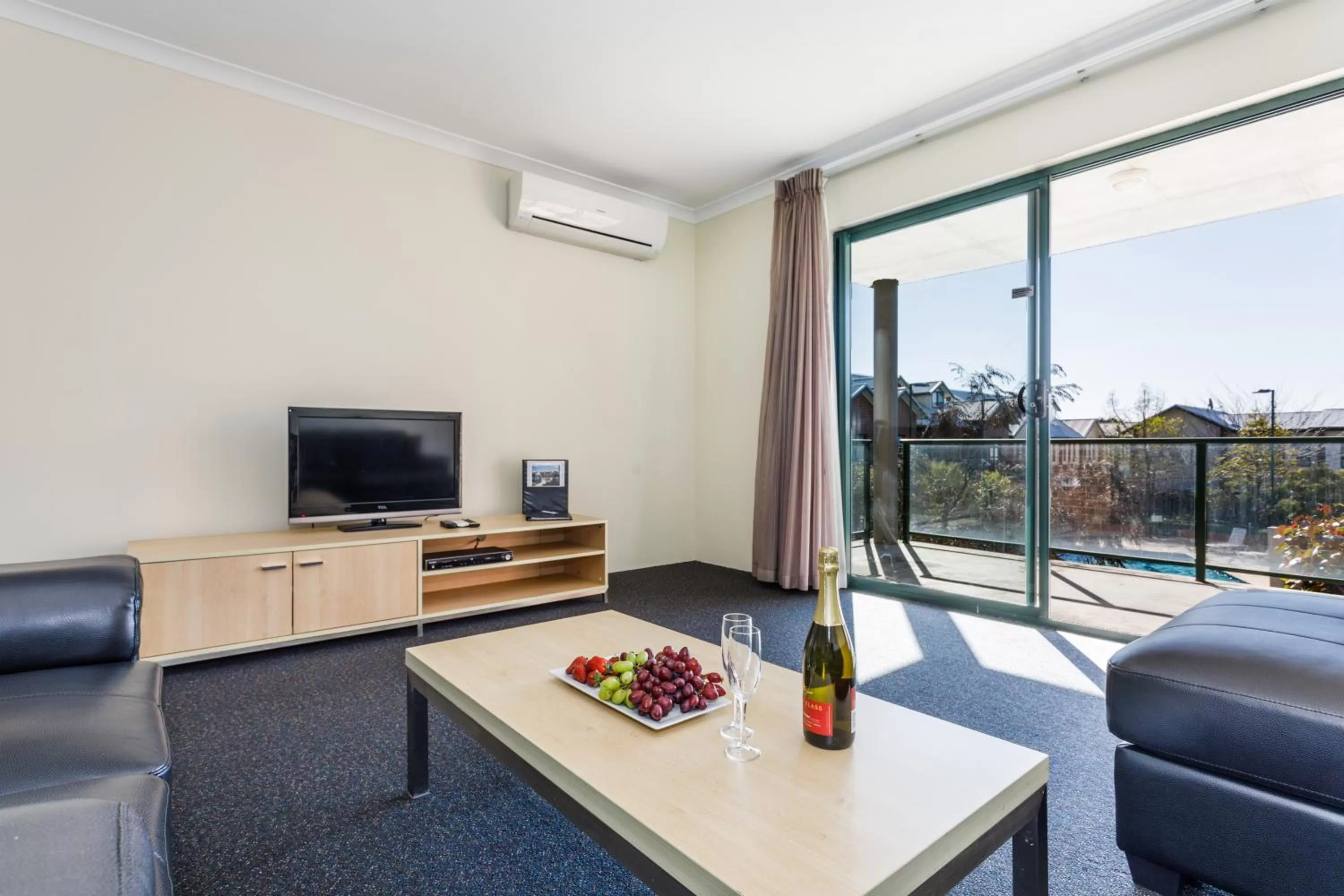 Living room in Perth Ascot Central Apartment Hotel Official