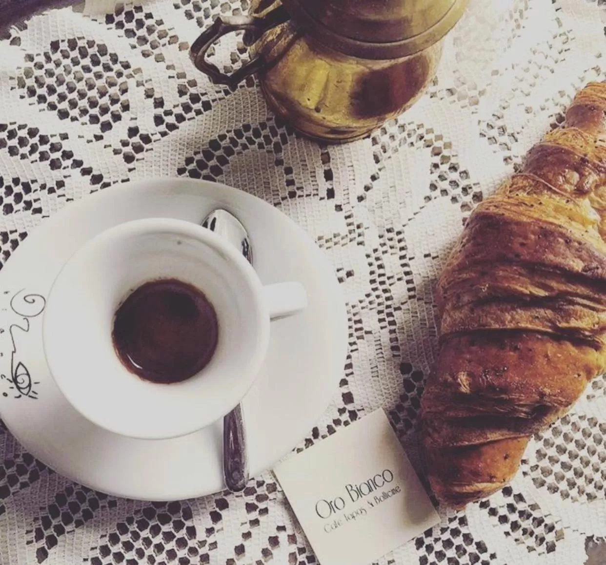 Breakfast in 1920 Maison et Musique Hotel