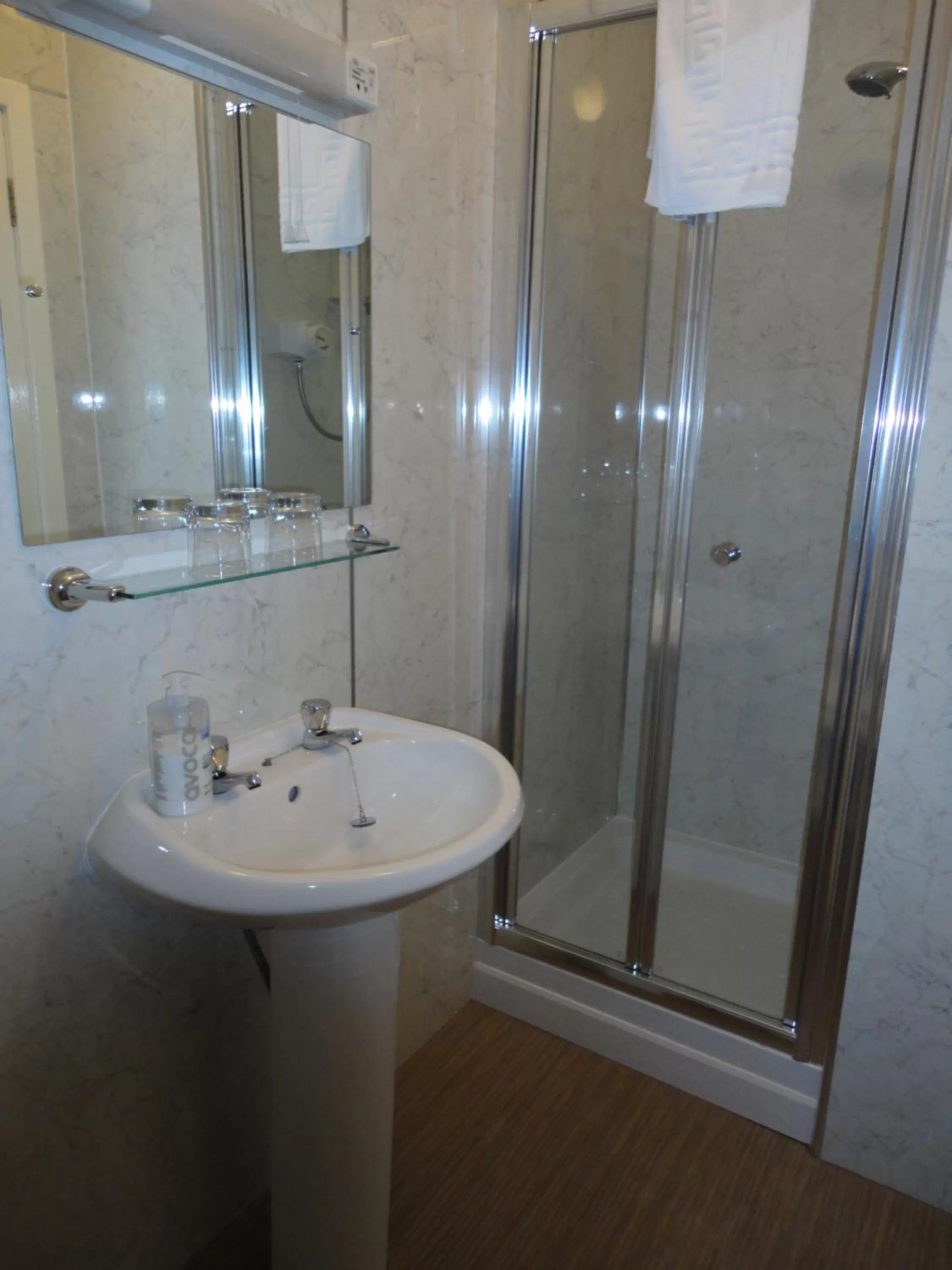 Shower in Corunna Bed & Breakfast and Corunna Cottage