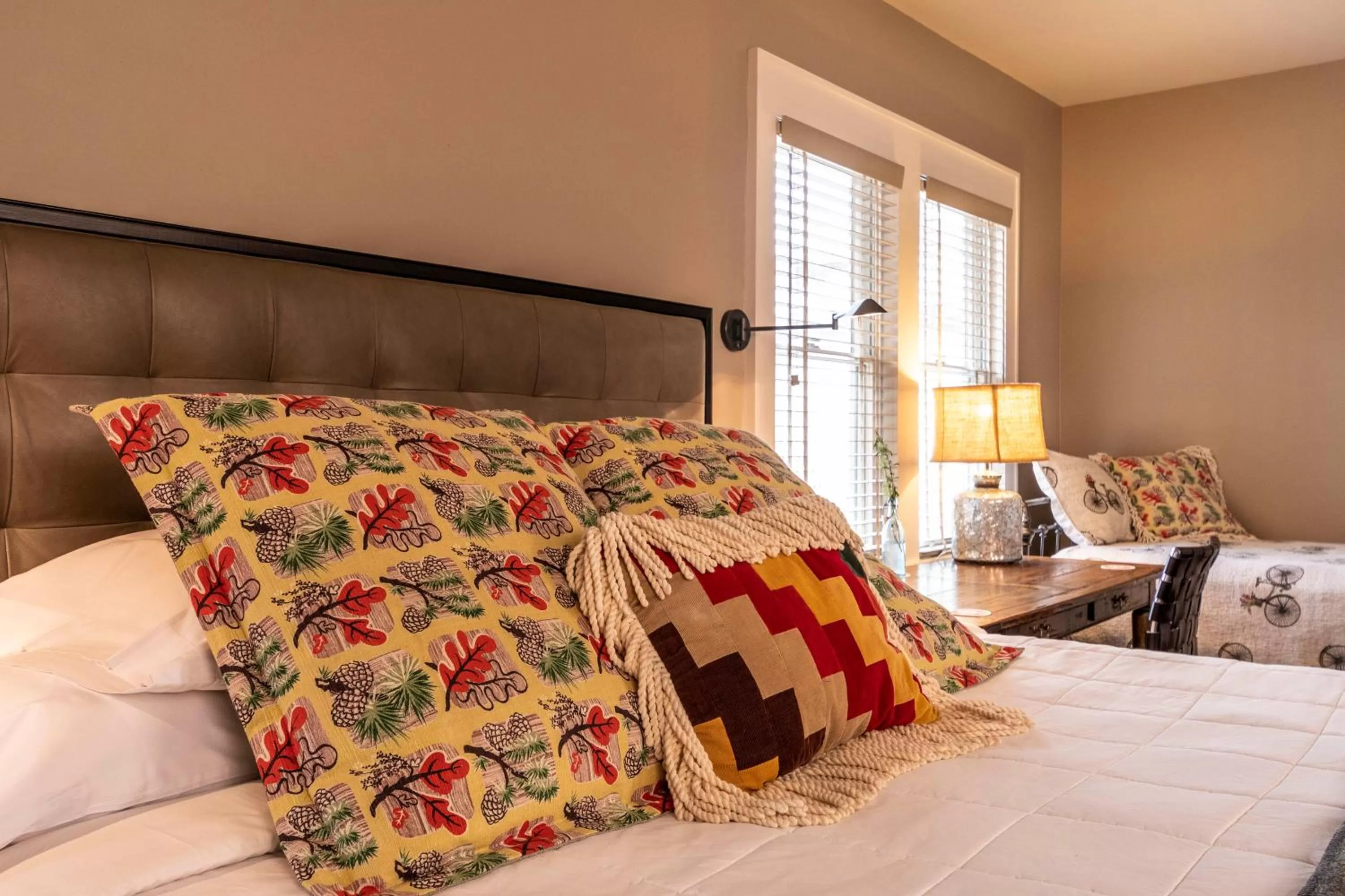 Bed in Hotel Broad Ripple