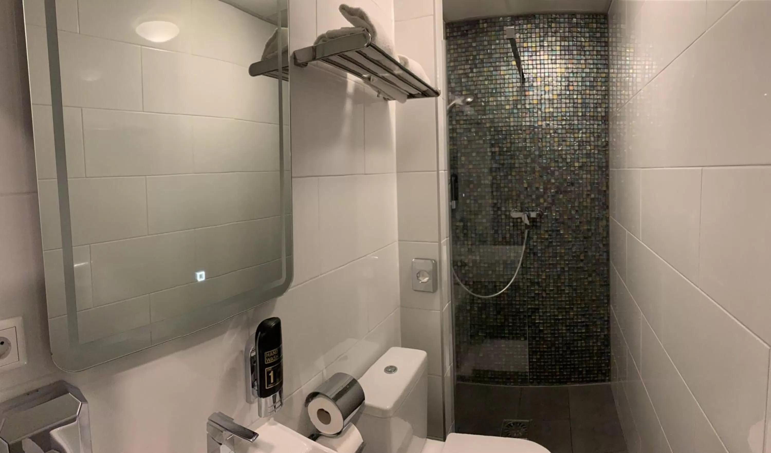 Bathroom in Hotel De Looier