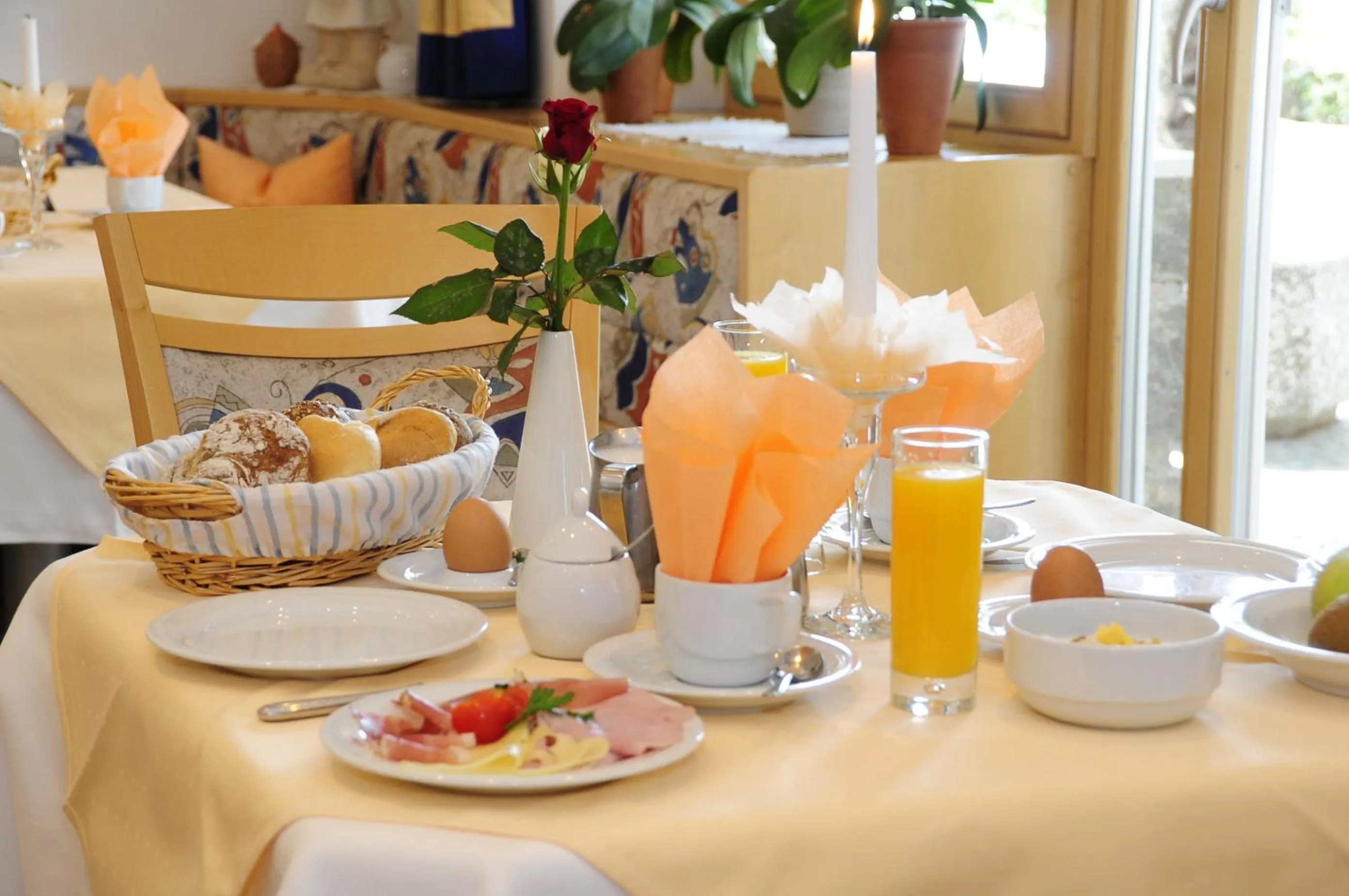 Buffet breakfast in Hotel Jasmin