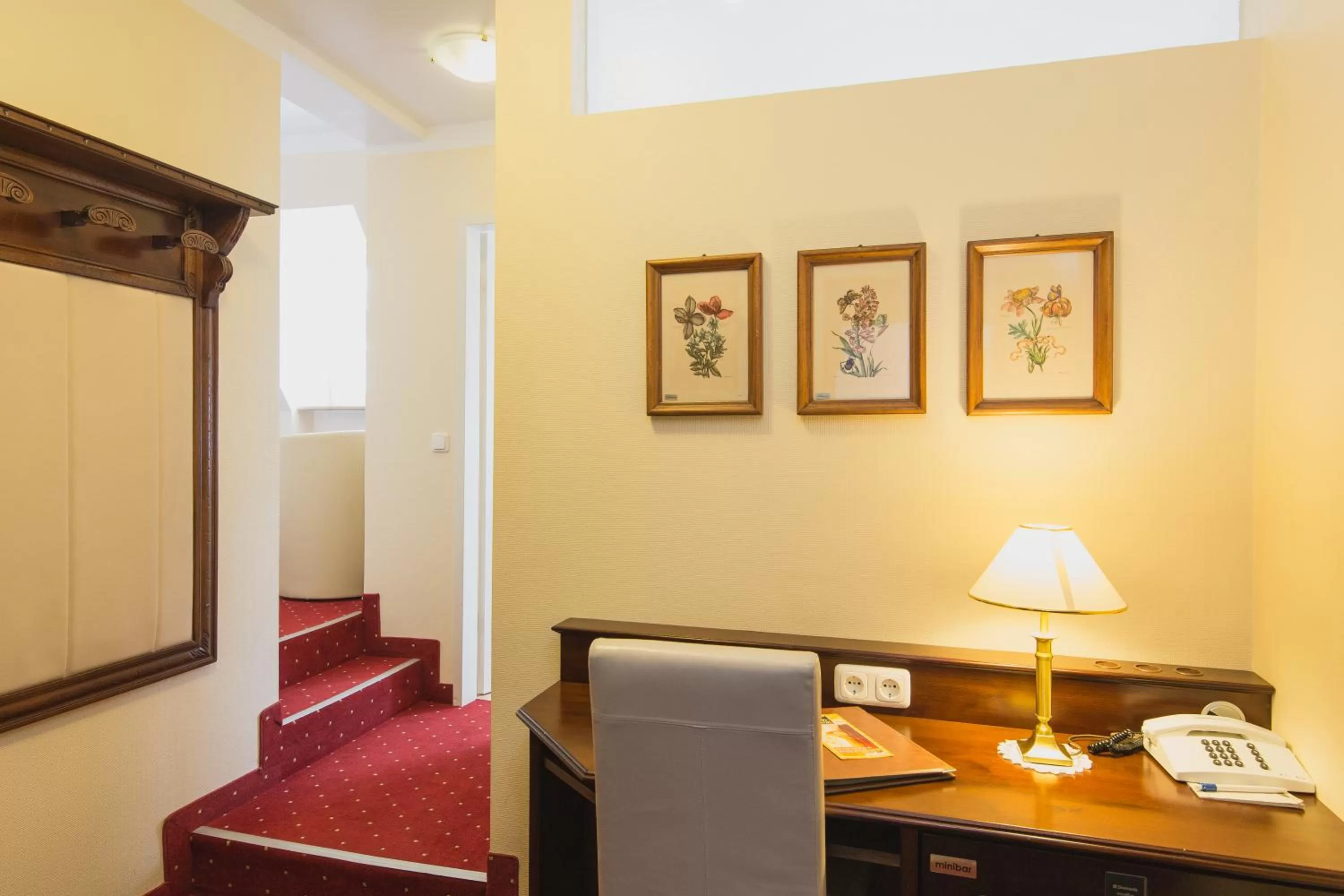 Living room, Bed in Klassik Hotel am Tor