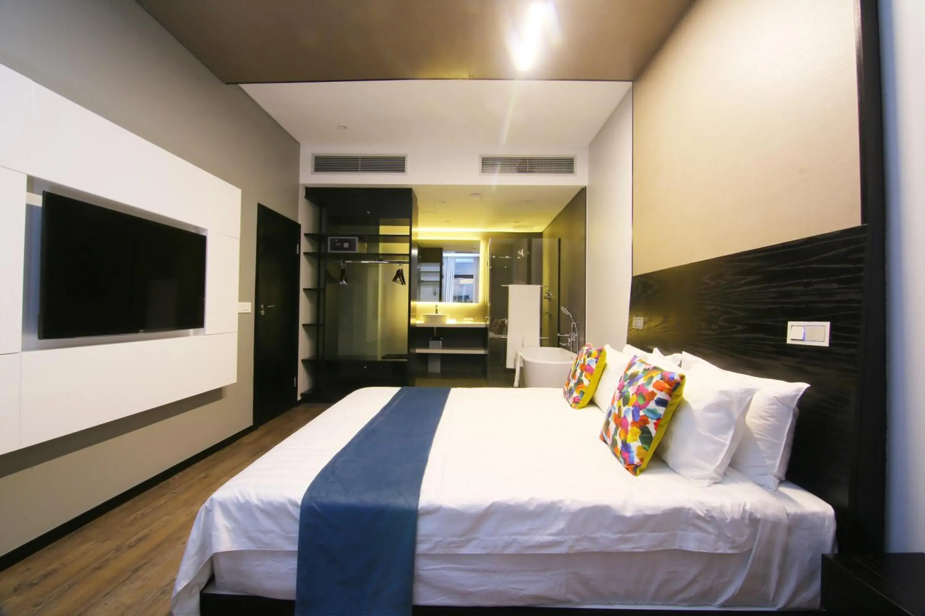 Queen Room - single occupancy in Room50Two Queen Room - single occupancy in Room50Two