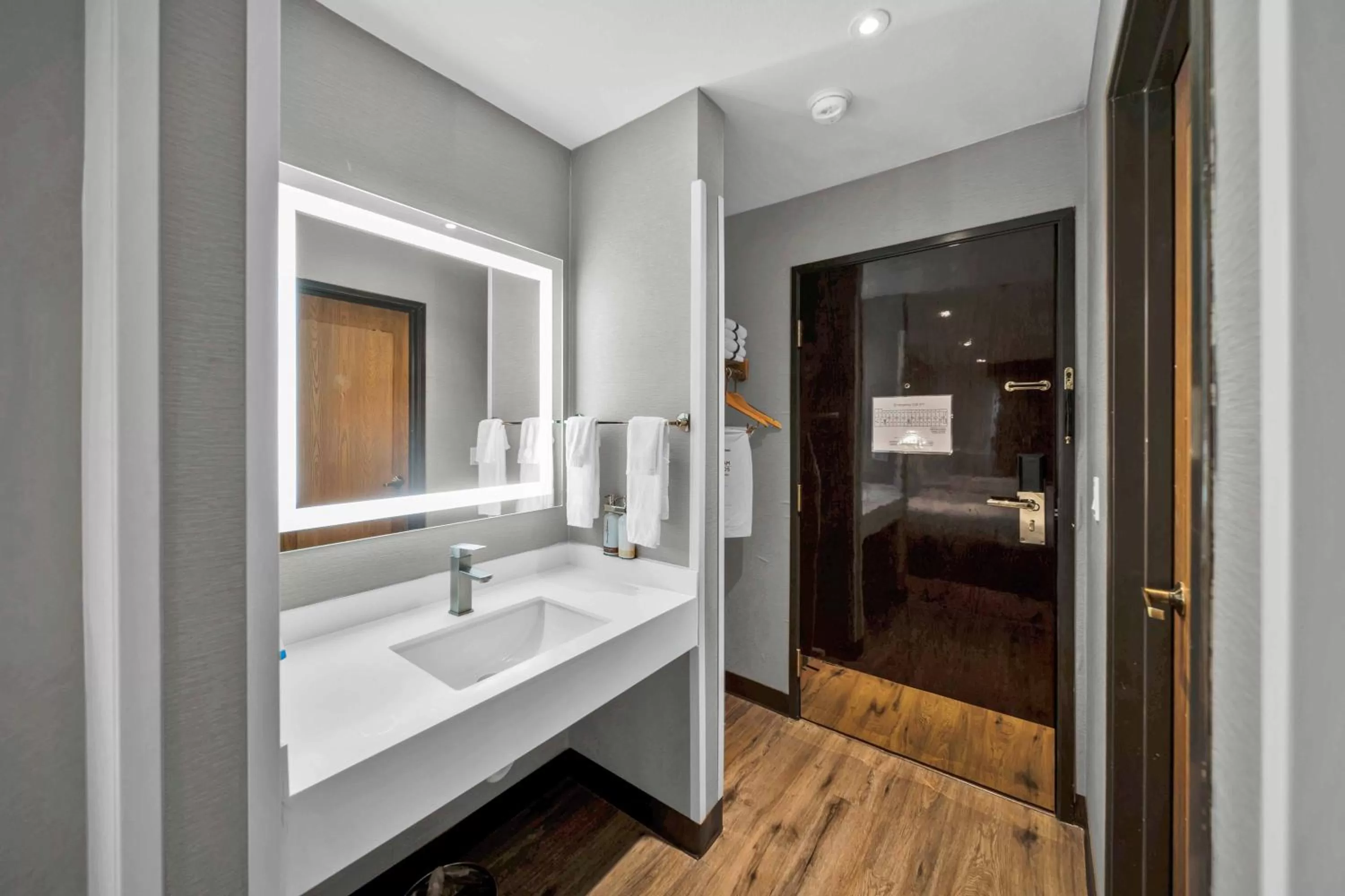 Bathroom in Baymont by Wyndham Anderson