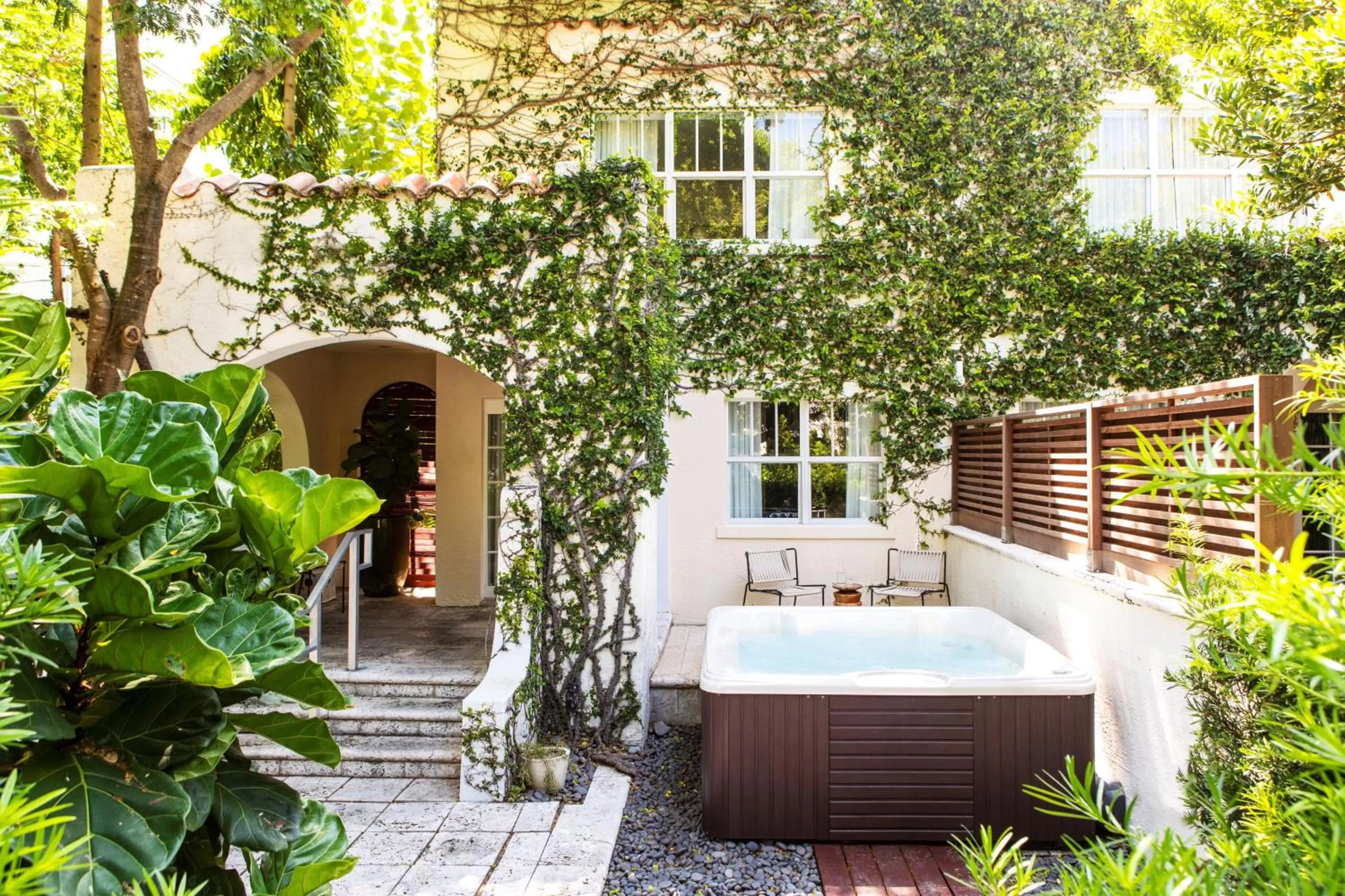 Bedroom in Kimpton Angler’s Hotel South Beach by IHG
