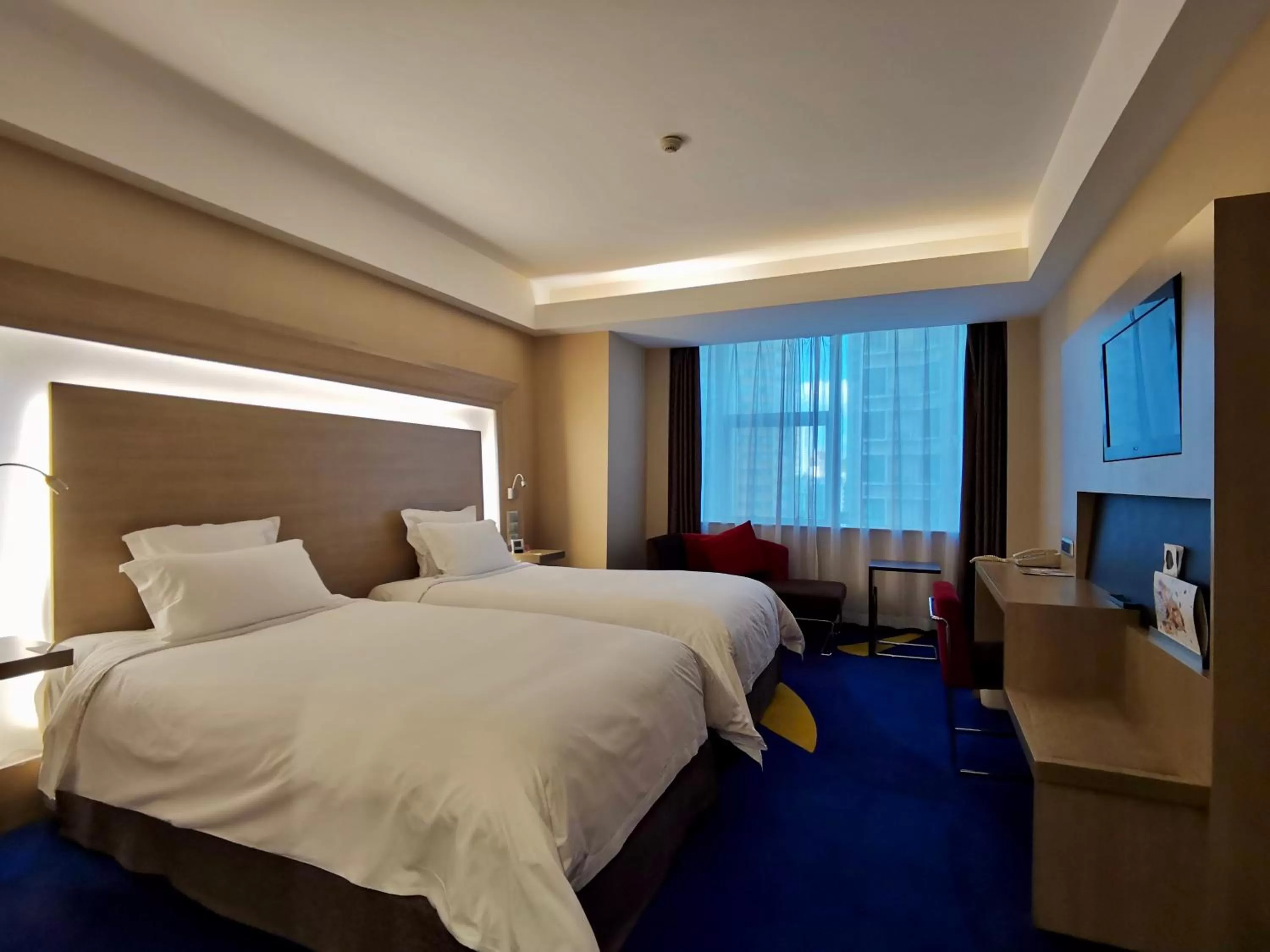 Bedroom, Bed in Shenzhen Novotel Watergate