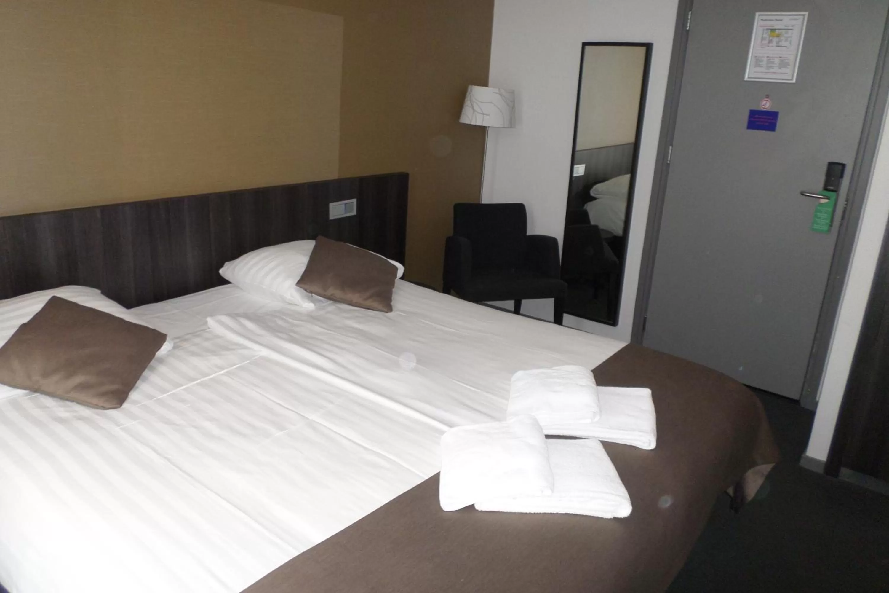 Bed in Hotel Parkview