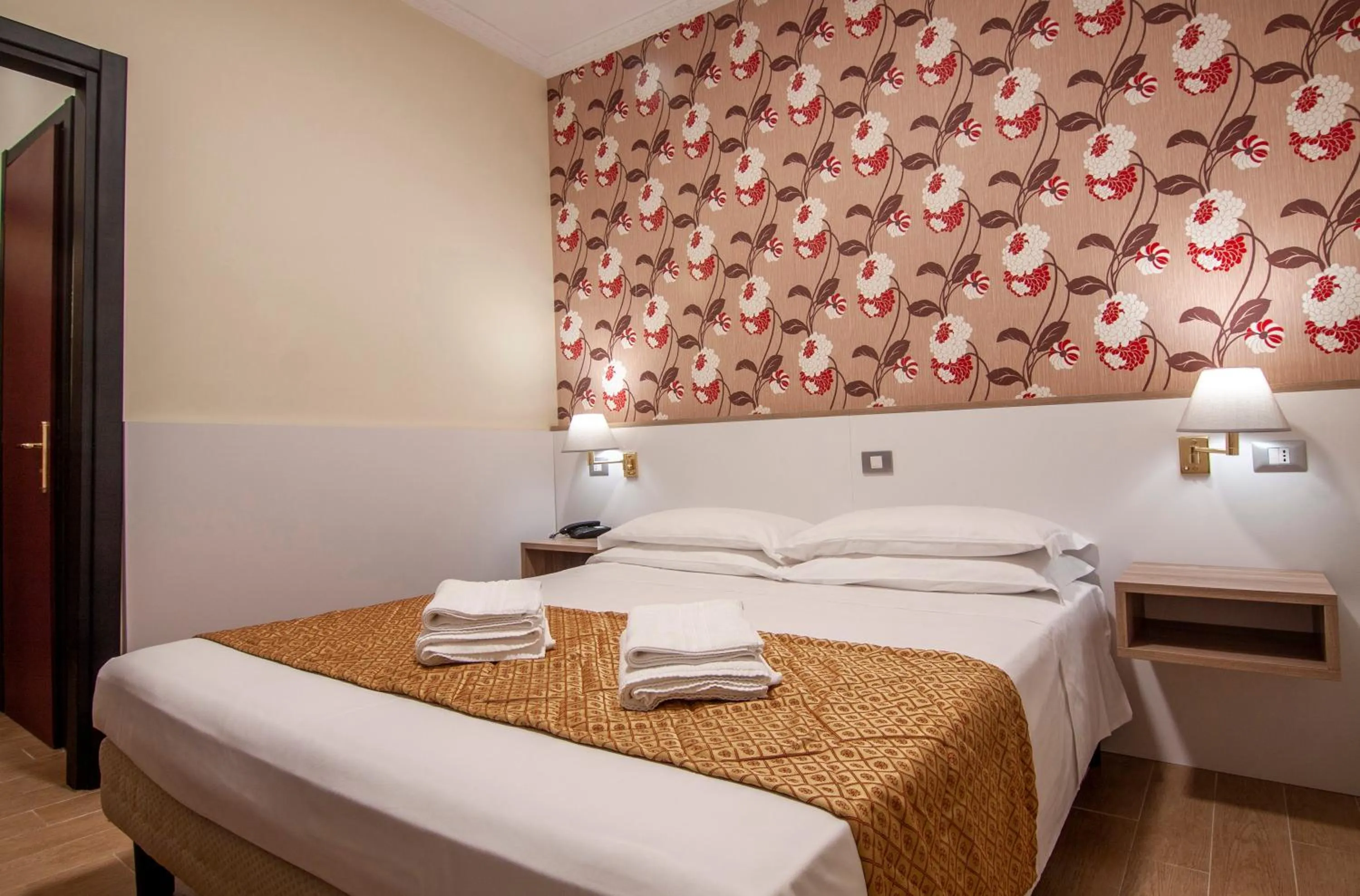 Bed in Hotel Dei Fiori