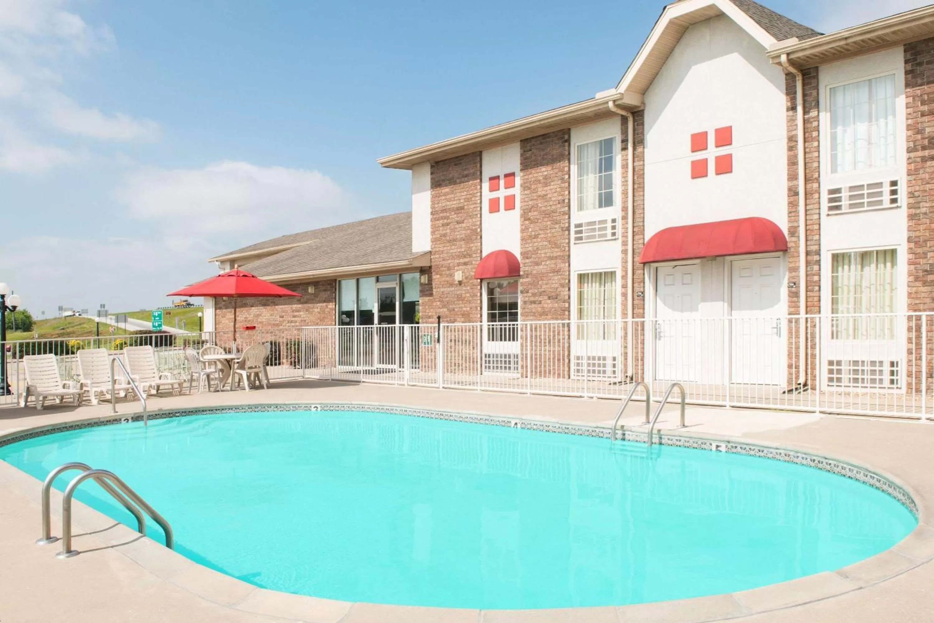 Boarders Inn and Suites by Cobblestone Lamar Missouri