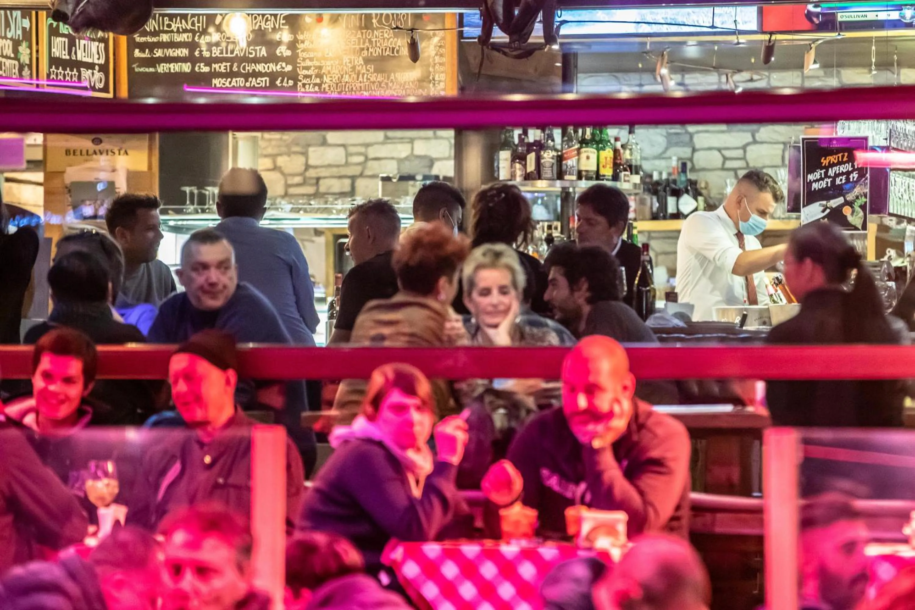 Restaurant/places to eat in Bivio Hotel Plaza