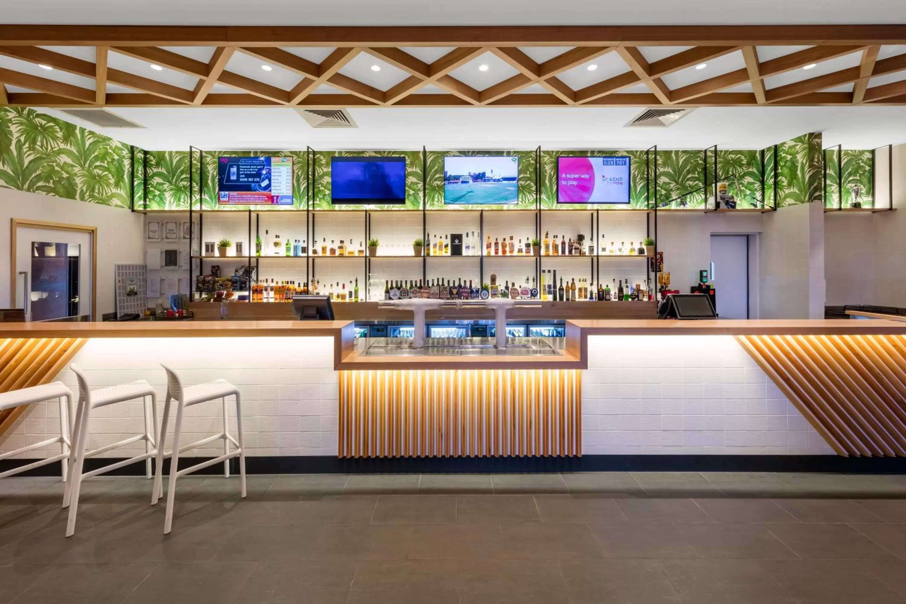 Drinks in Ramada By Wyndham Marcoola Beach