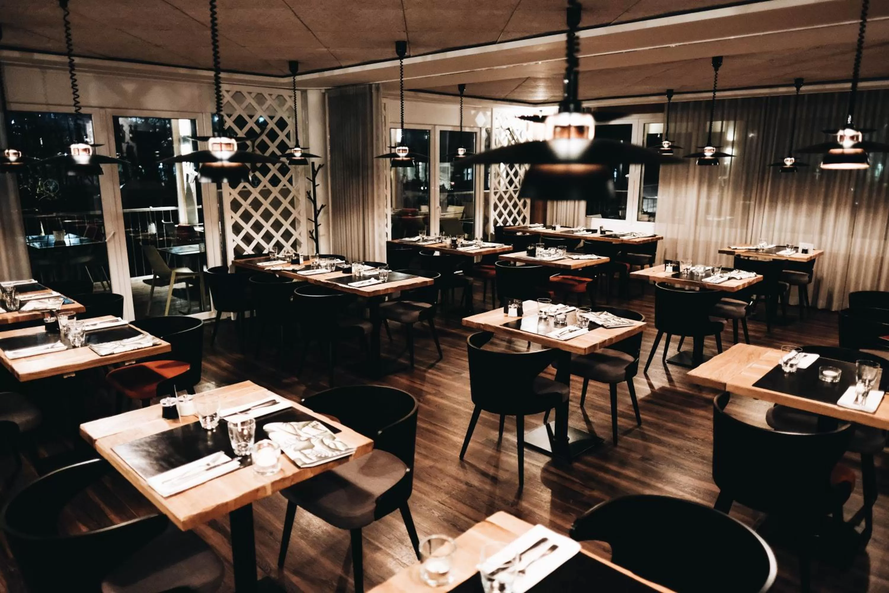 Restaurant/places to eat in Achtender