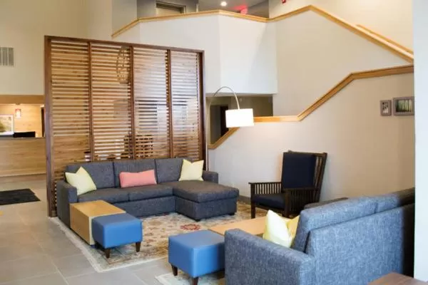 Lobby or reception in Country Inn & Suites by Radisson, Erie, PA