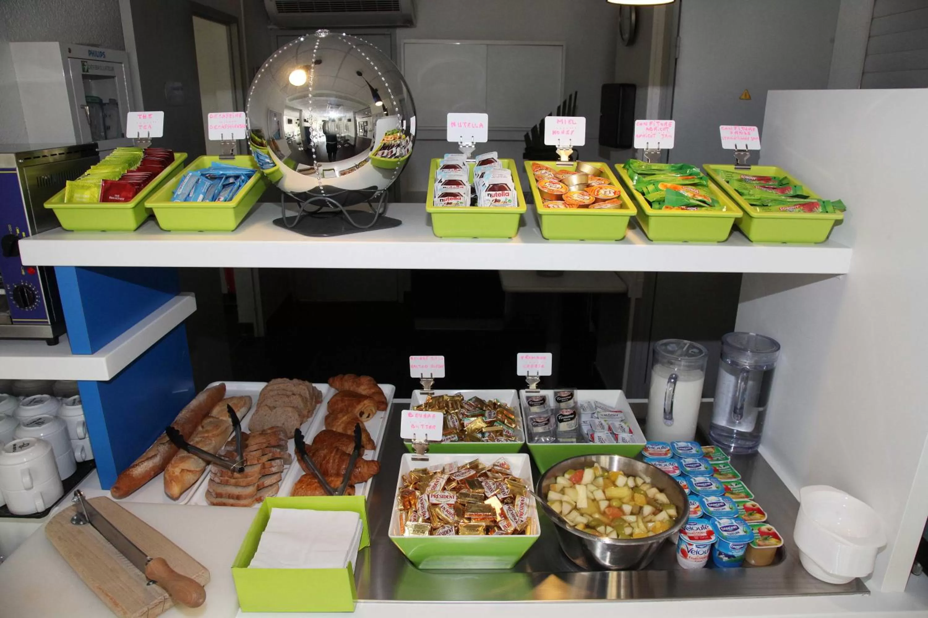 Food in Hotel Ibis Budget Nice Palais Nikaia