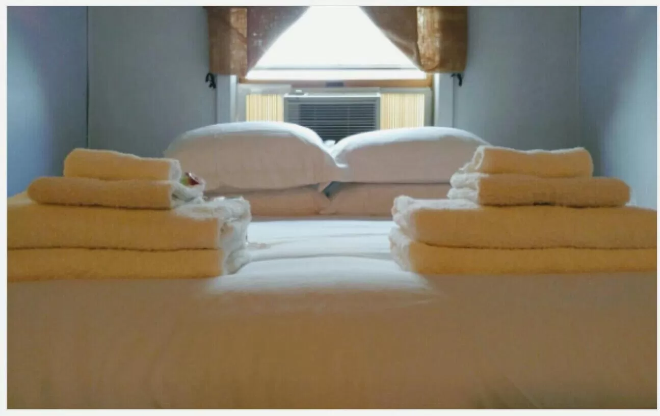 Bed in Pine Hill Arms Hotel