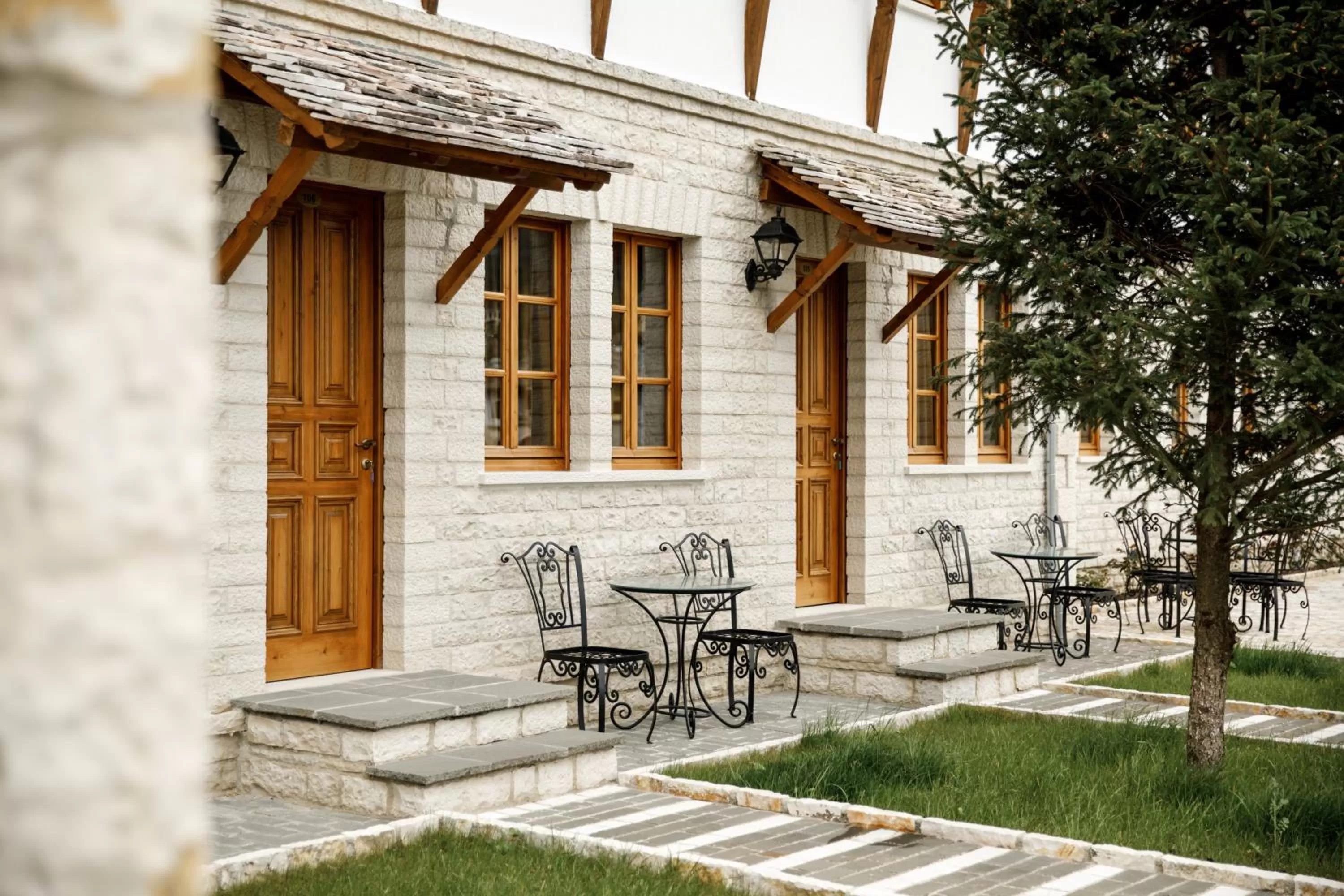 Garden view in Rose Garden Hotel