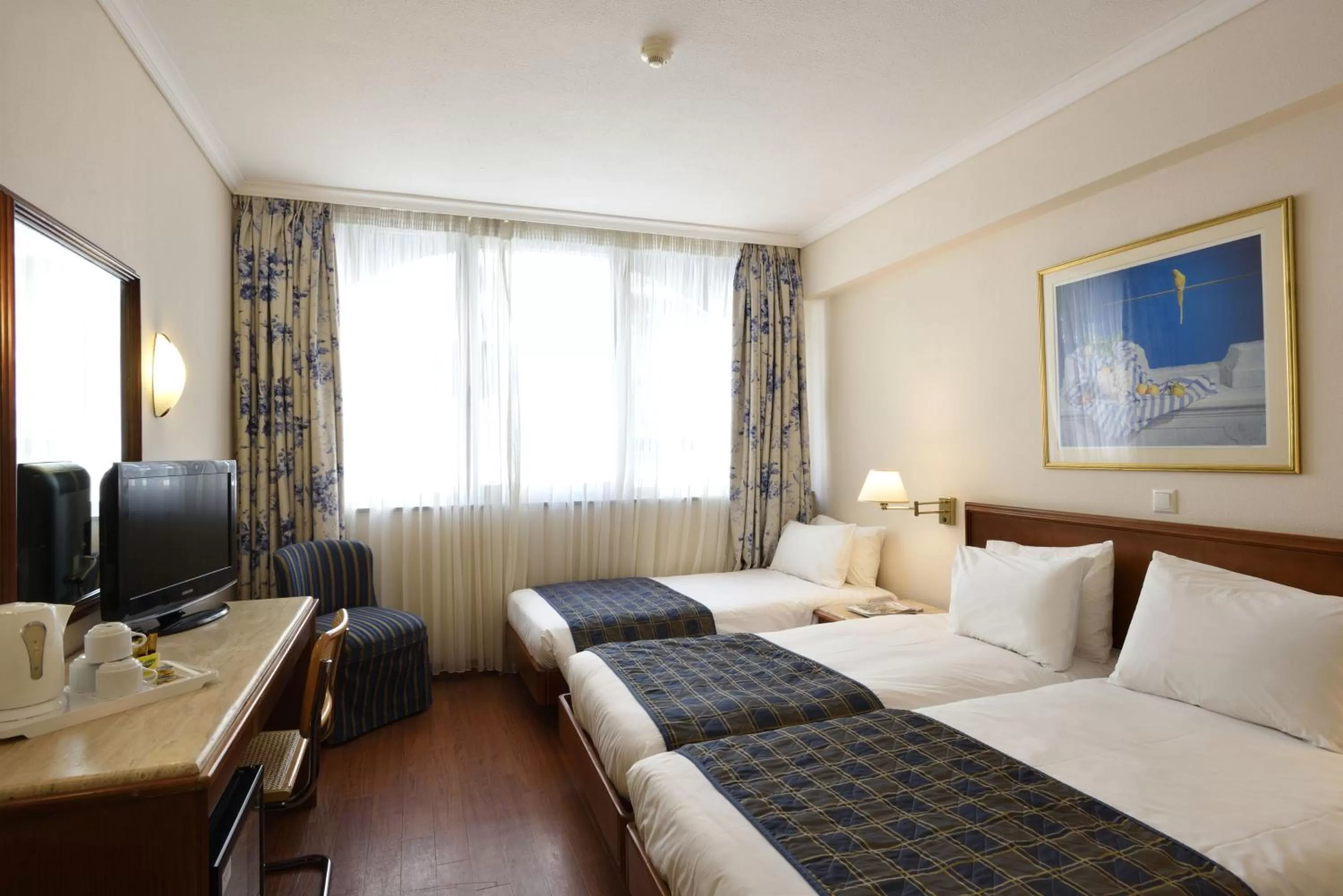 Bedroom, Bed in Titania Hotel