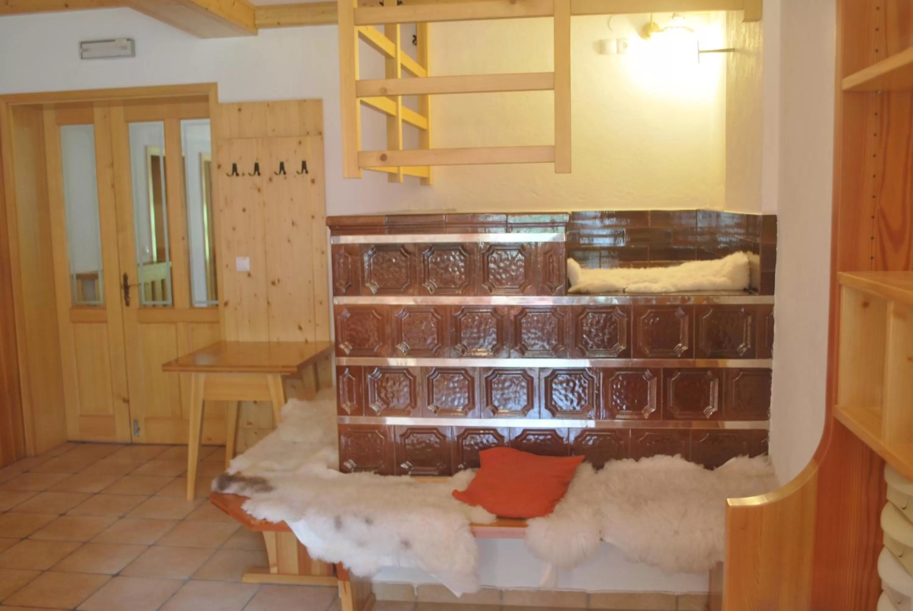 Decorative detail in Tourist Farm Pr'Dovar