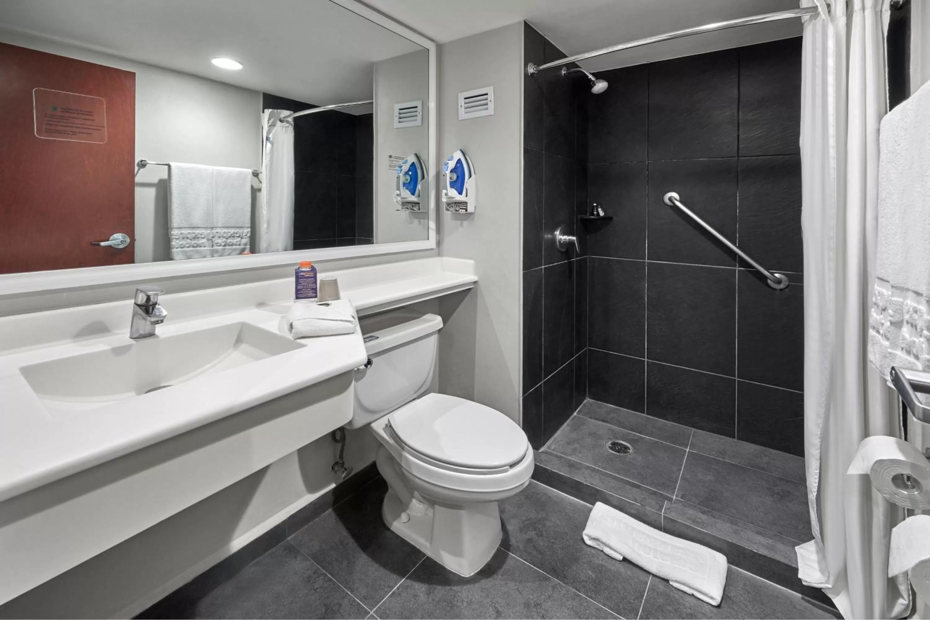 Bathroom in City Express by Marriott San Luis Potosi Zona Industrial