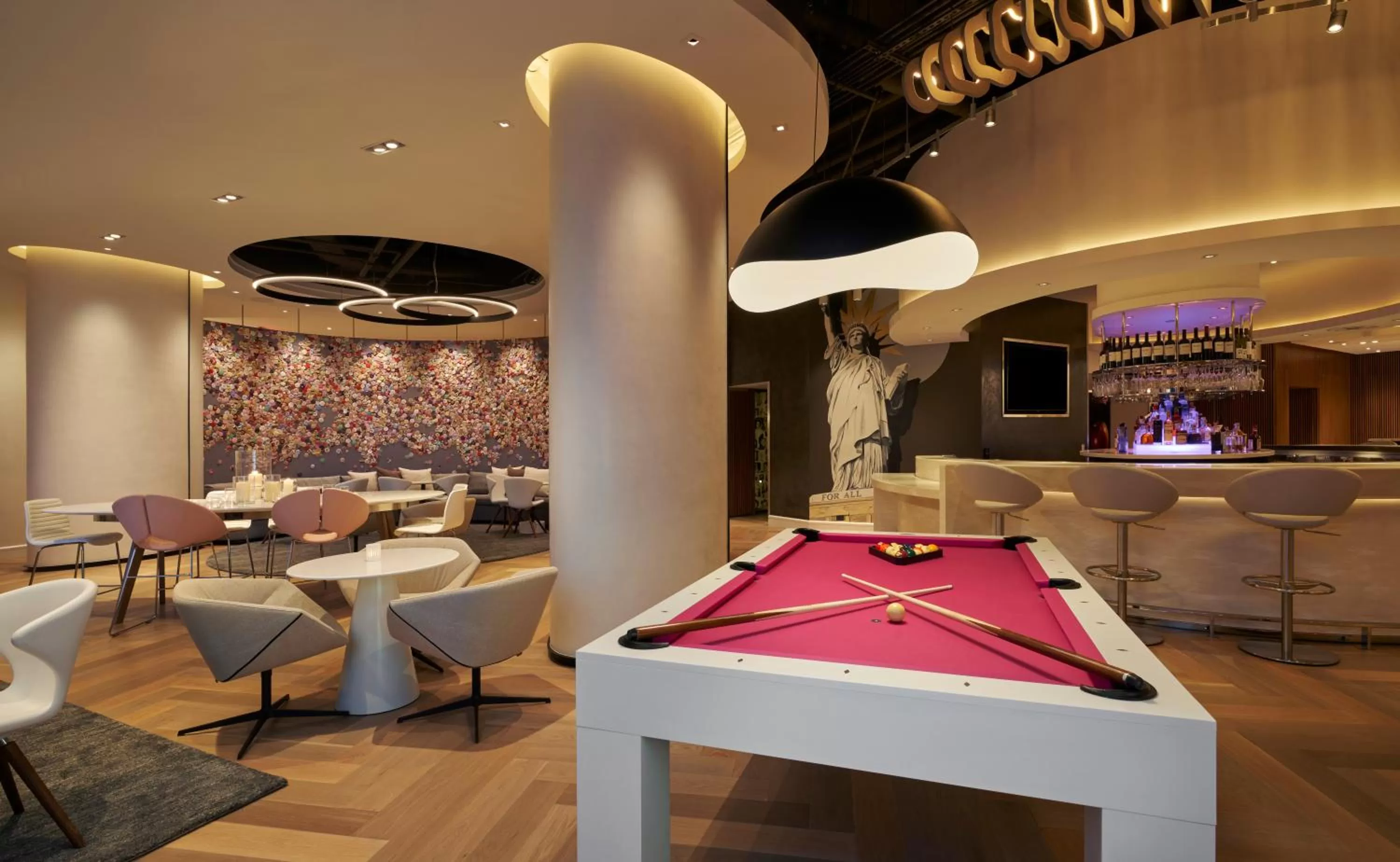 Restaurant/places to eat in Hotel Zena Washington DC