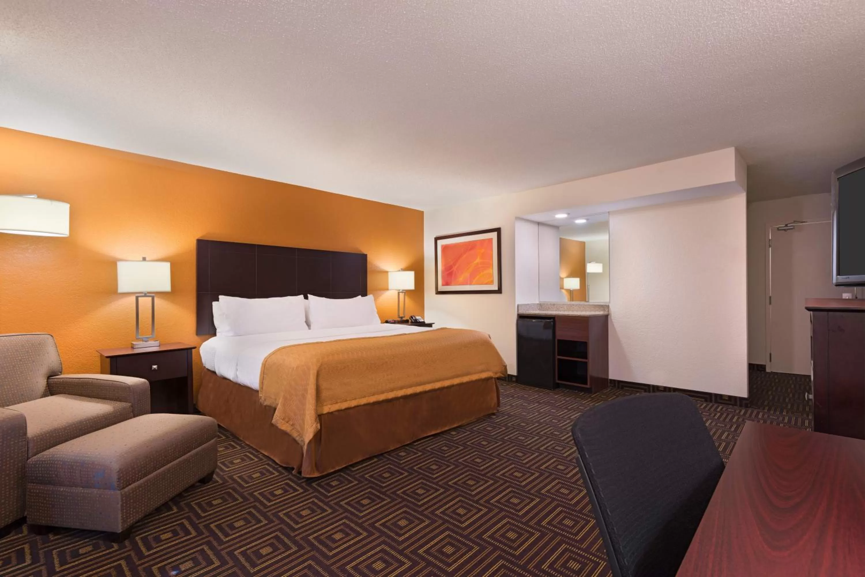 King Suite - Non-Smoking in Holiday Inn Knoxville West - Cedar Bluff, an IHG Hotel