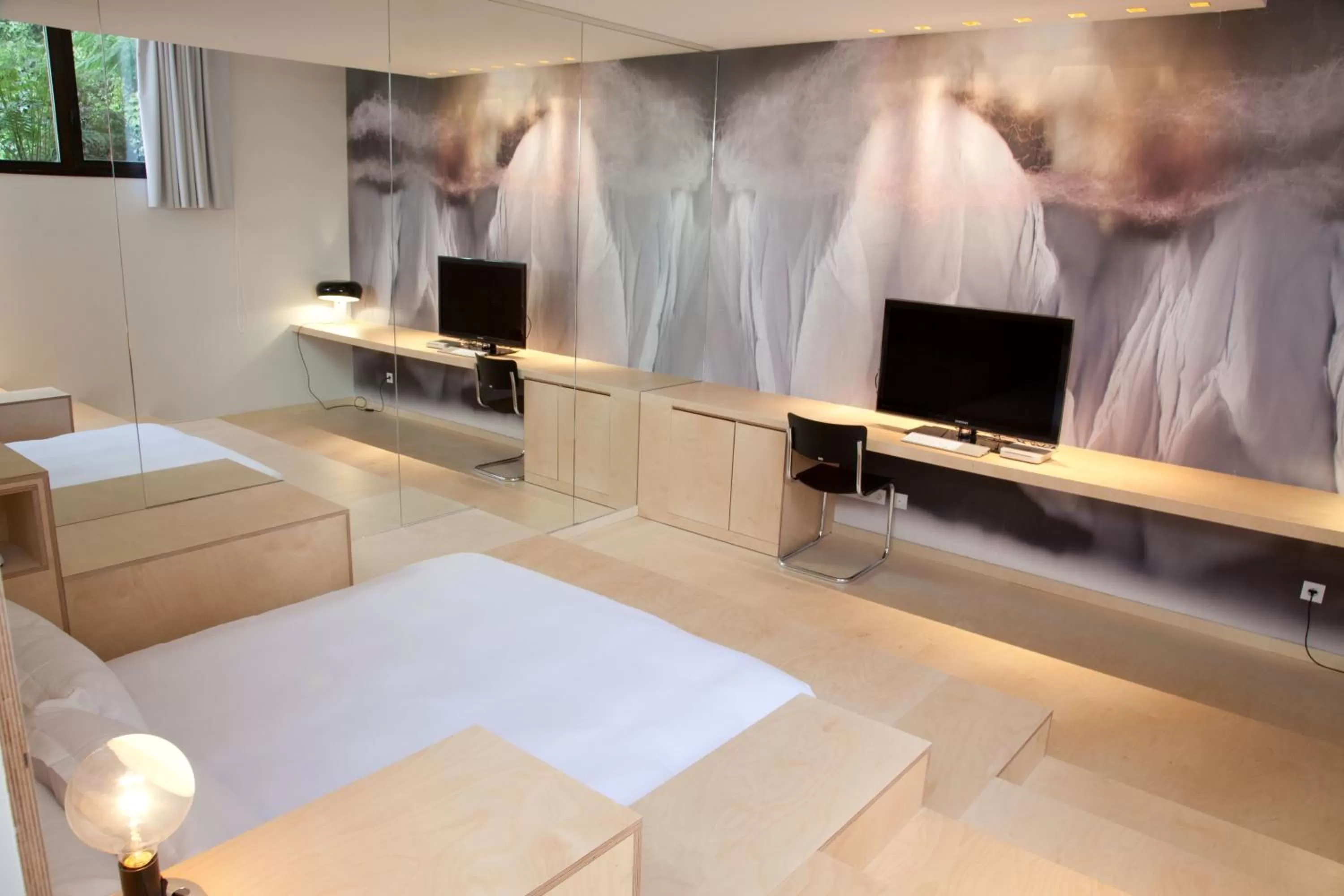 TV and multimedia, Bed in La Maison Champs Elysées