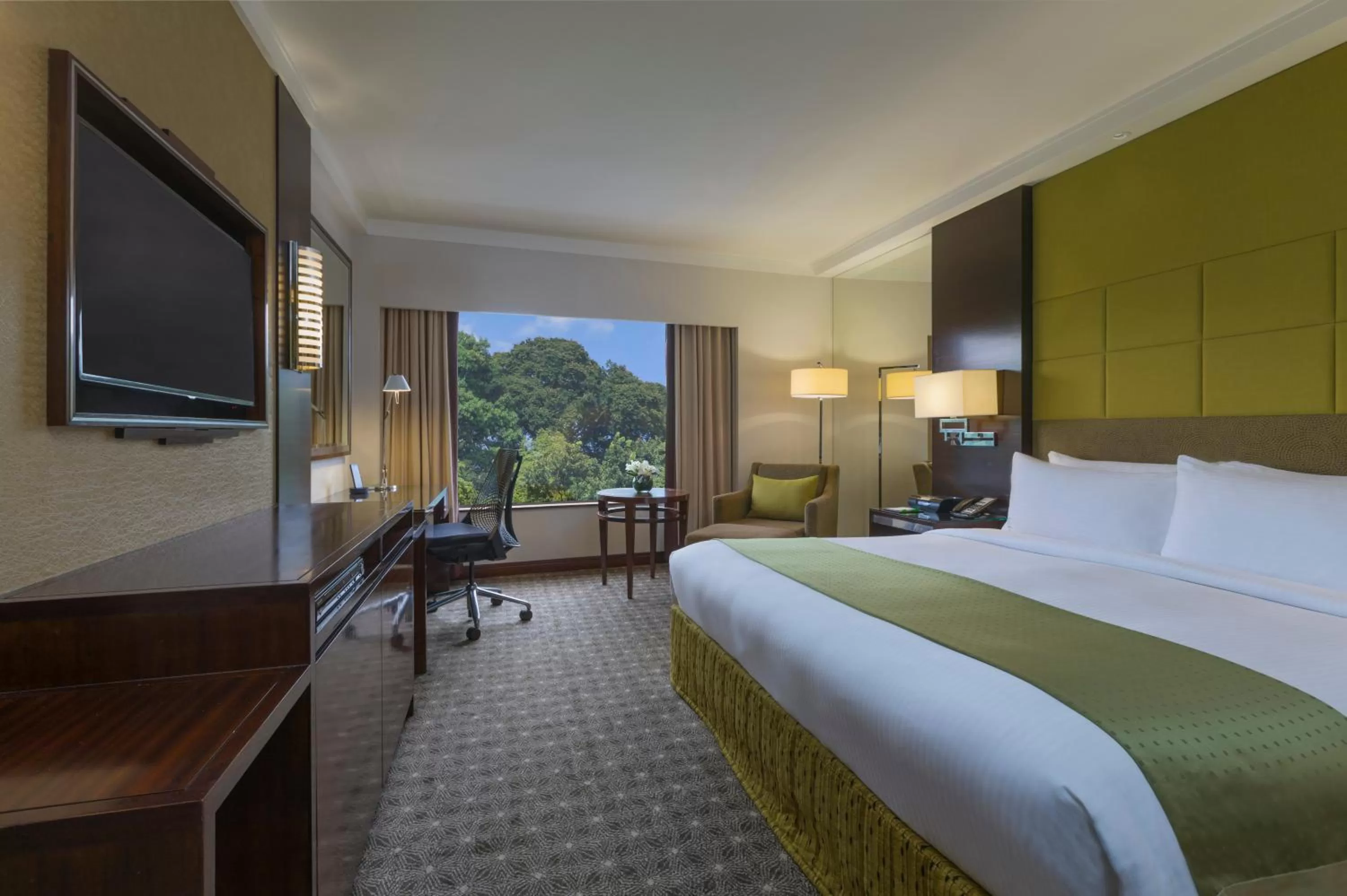 Photo of the whole room, Bed in Holiday Inn Singapore Orchard City Centre by IHG