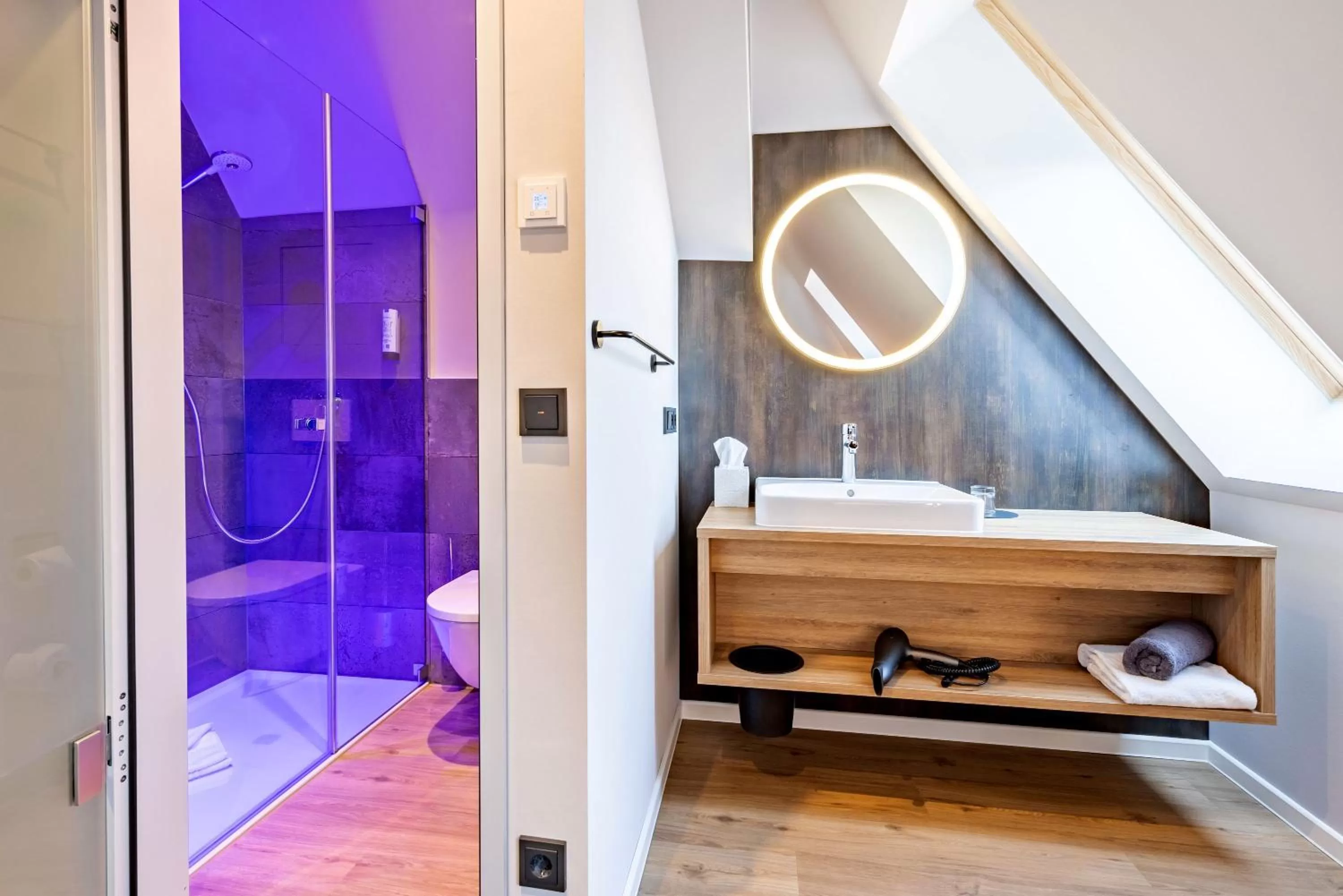 Bathroom in BOLLWERK Lifestyle Hotel, automatisiertes Hotel mit Self Check In