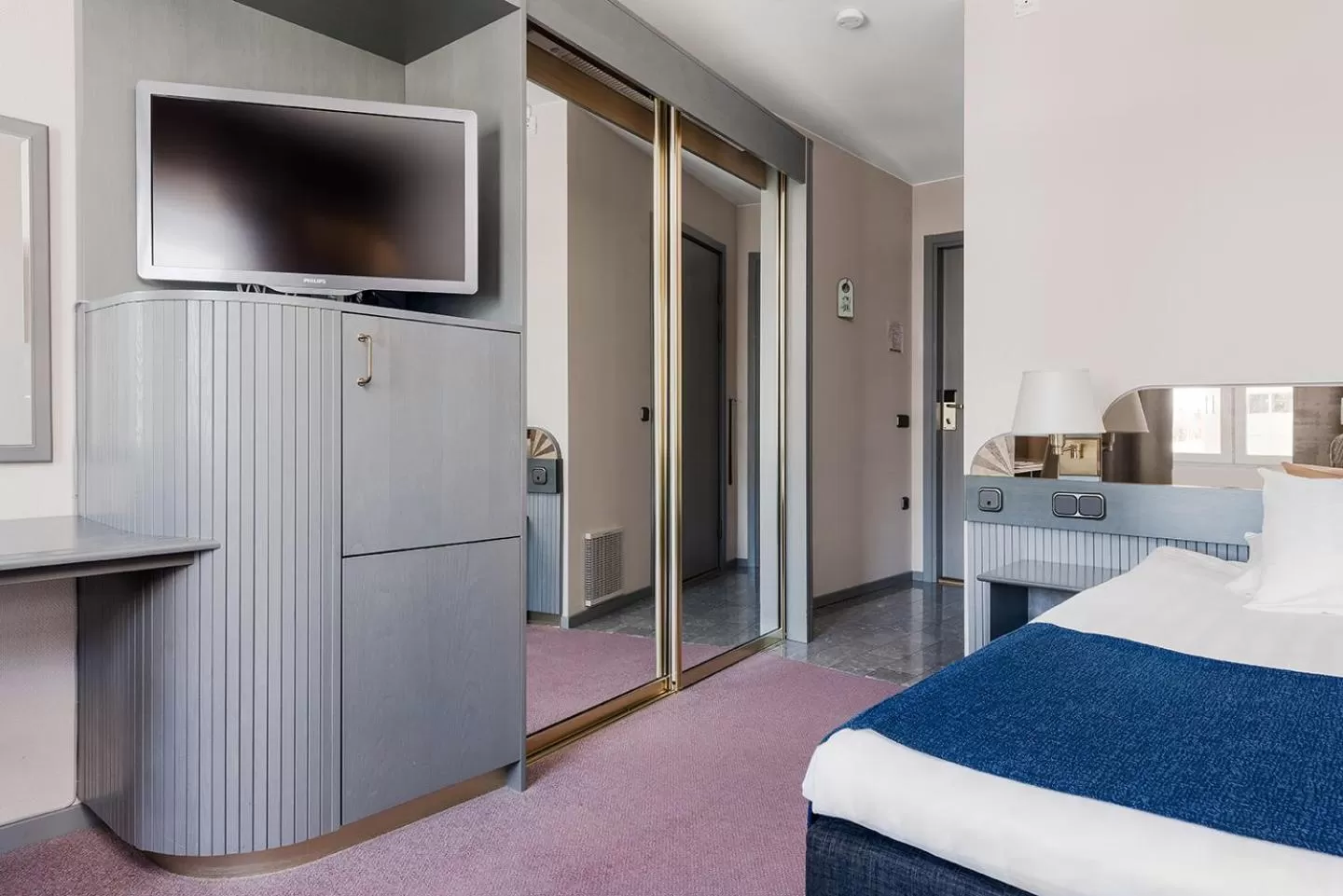 Bedroom, Bed in Memory Hotel