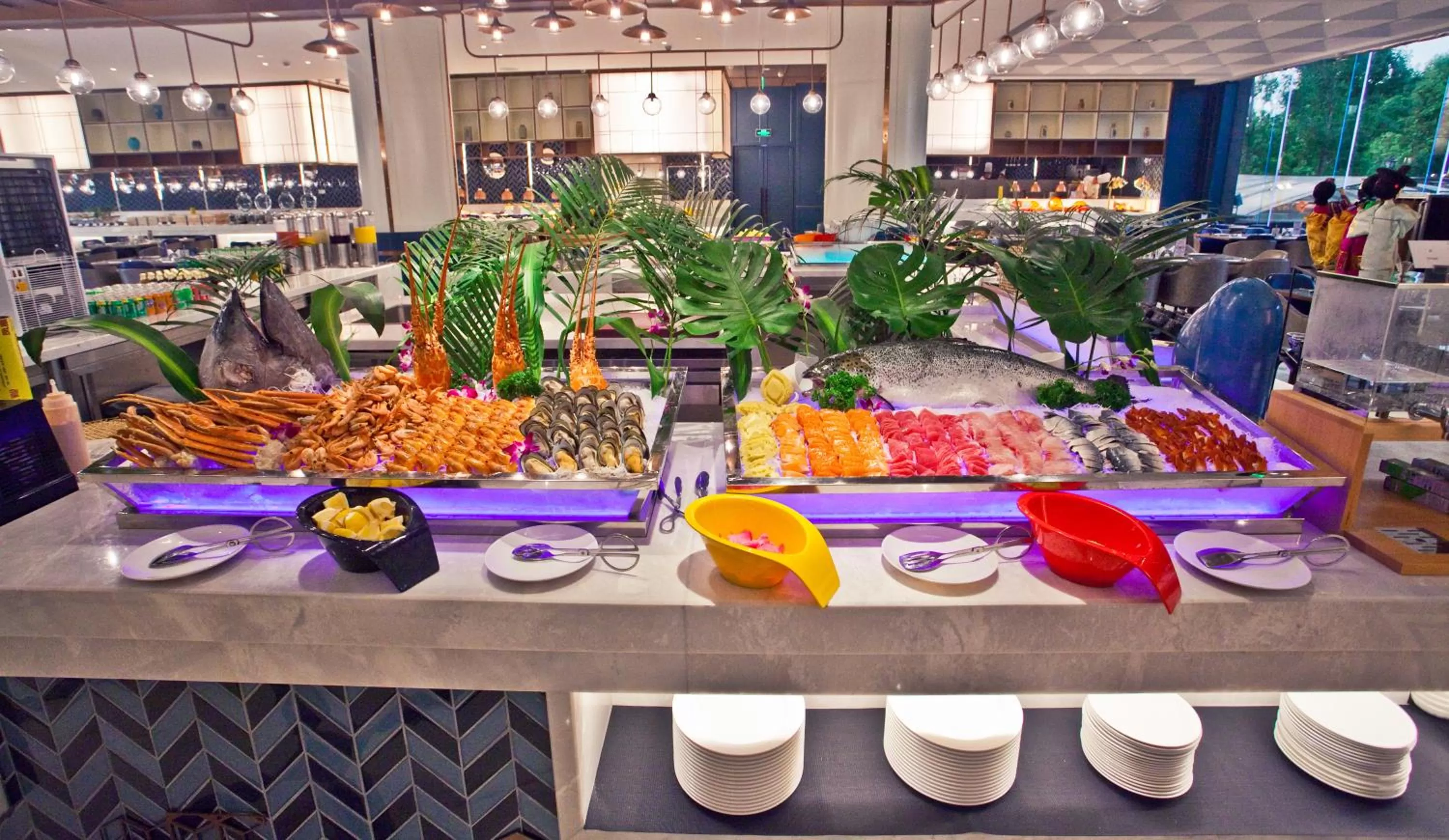 Dinner in Wyndham Qingdao l Free Fixed-Time Shuttle Service Between Hotel and Airport & North Railway Station l Outdoor Children's Amusement Park l 1-Hour Play Snooker or Table Tennis