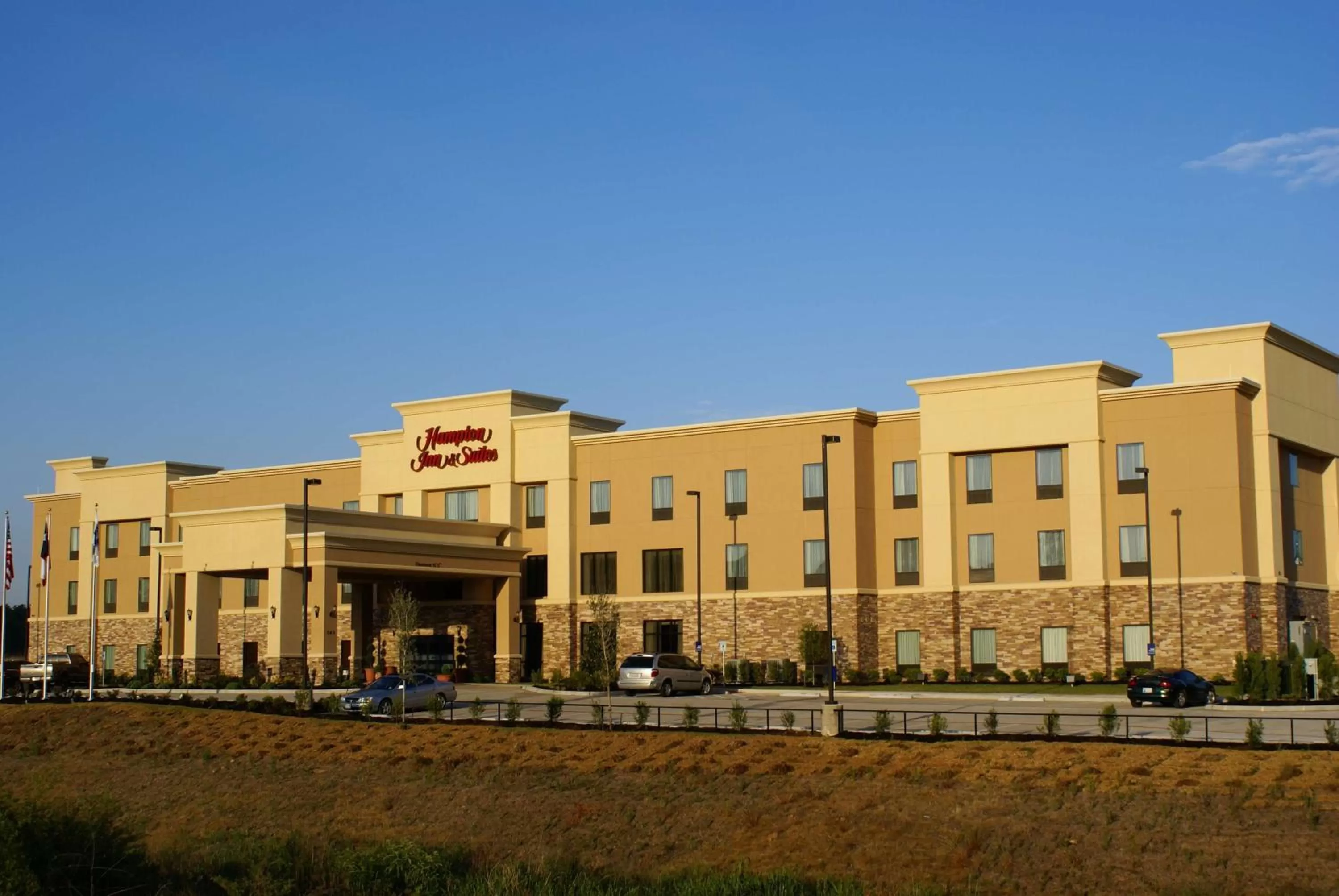 Property building in Hampton Inn & Suites Center