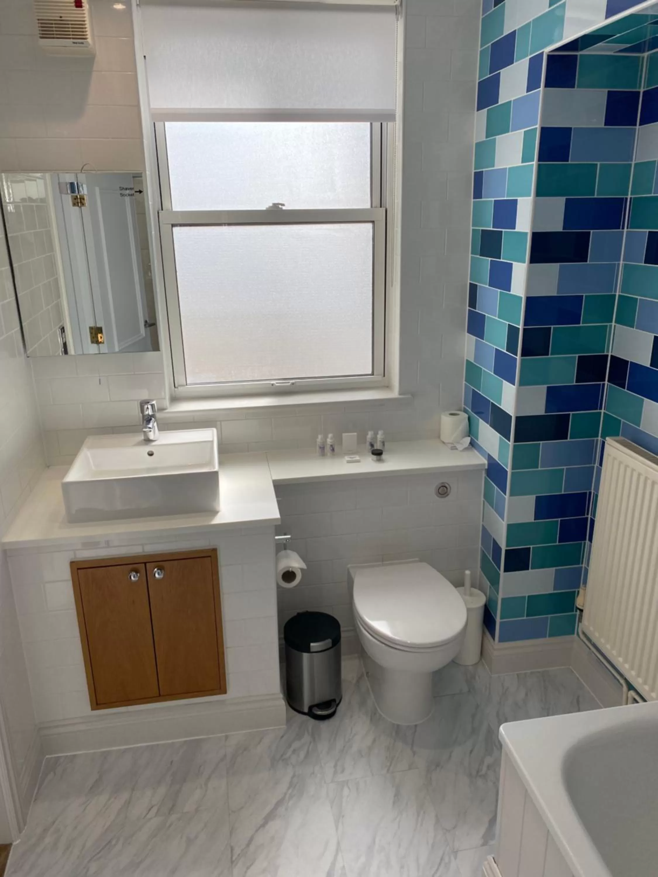 Shower in The Brudenell