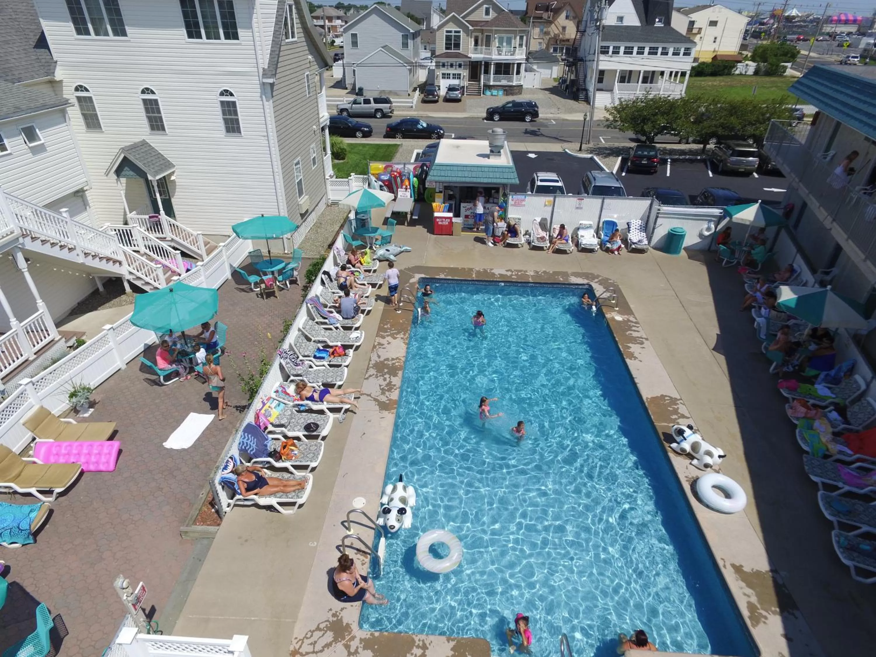 Day in Sand Pebble Motor Lodge