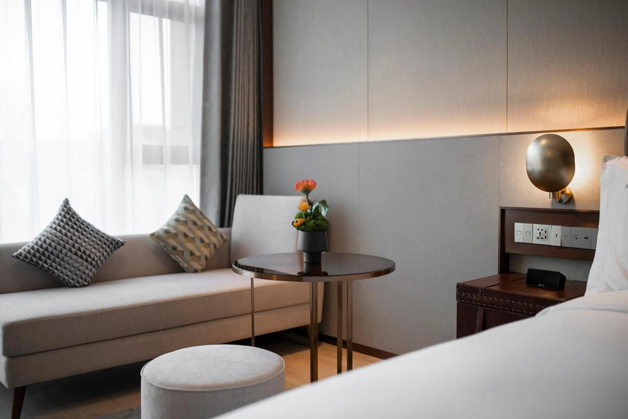 Seating area, Bed in Holiday Inn Changchun Jingyue by IHG