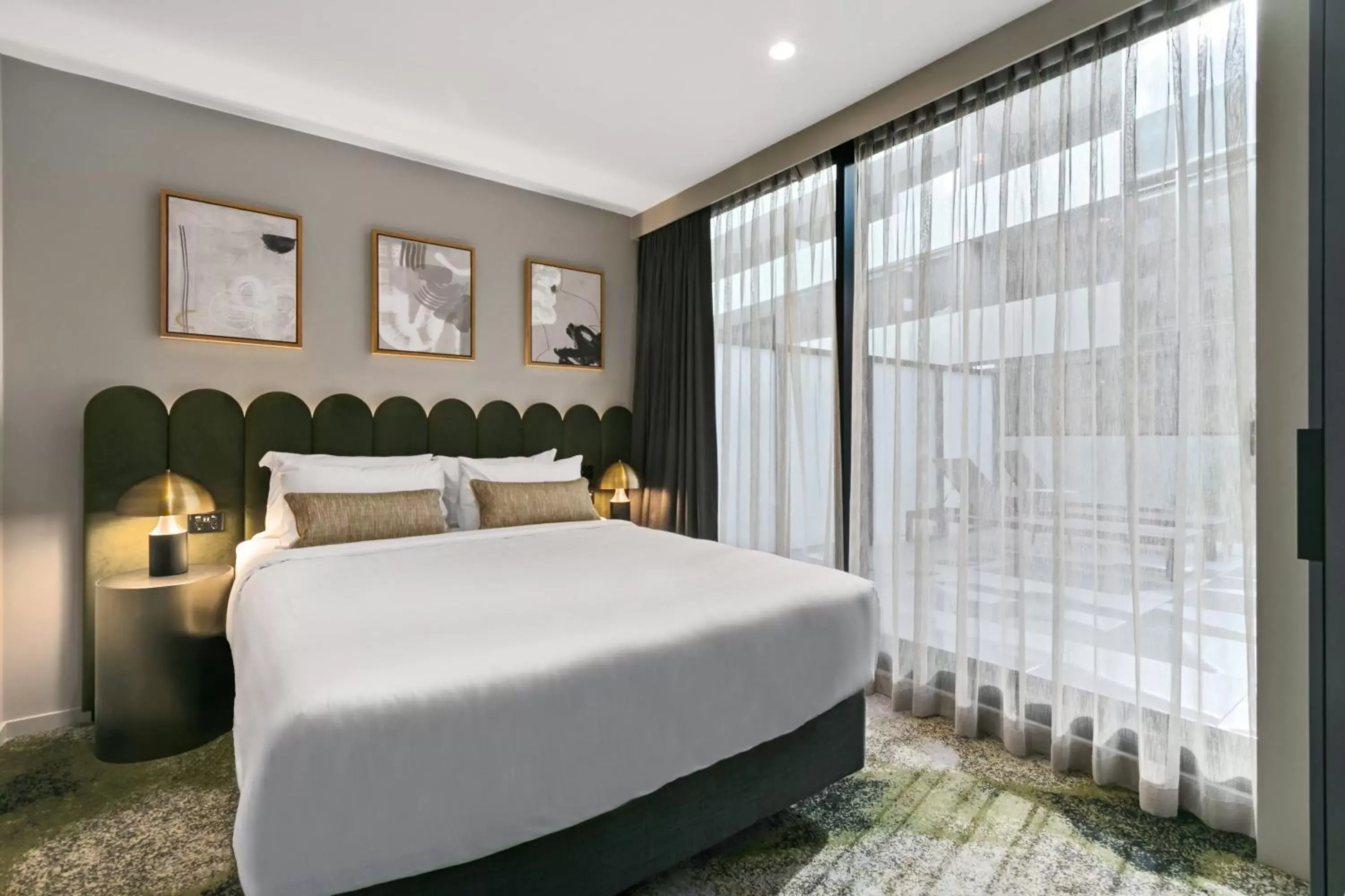 One-Bedroom Apartment with King Bed in Melbourne City Apartment Hotel One-Bedroom Apartment with King Bed in Melbourne City Apartment Hotel