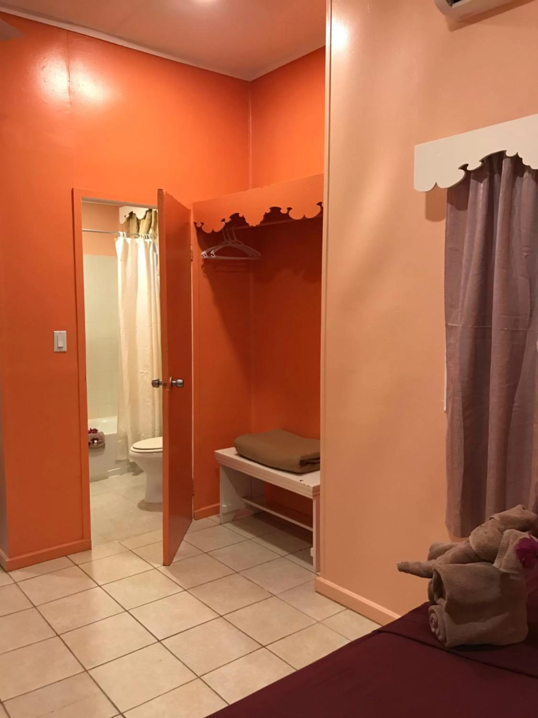 Bathroom in Tropical Paradise Express