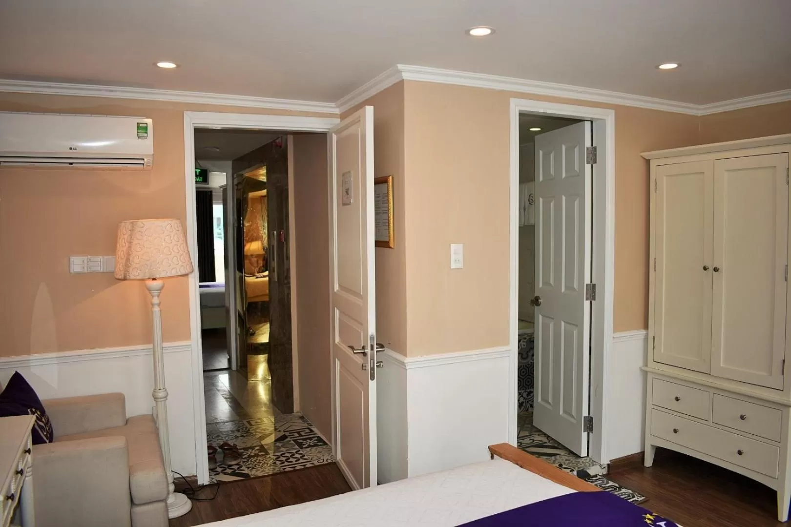 Bed in Saigon By Night Luxury Hotel