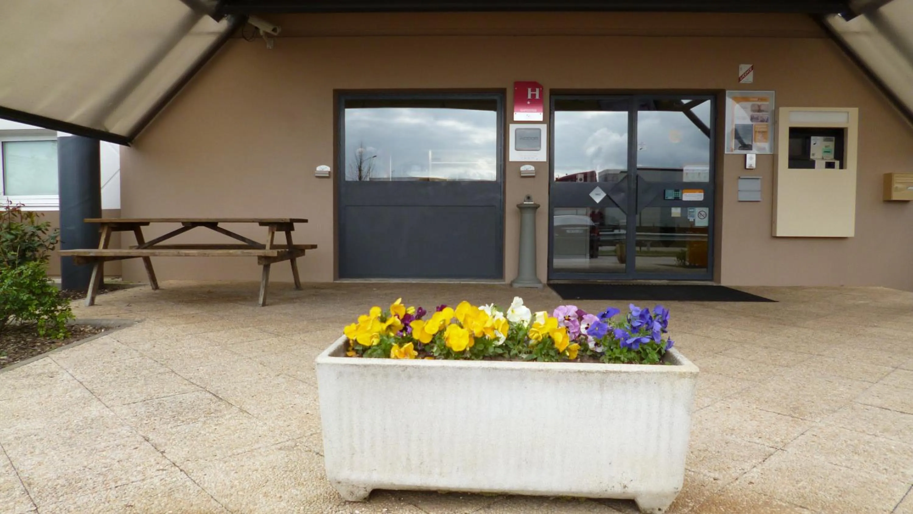 Facade/entrance in hotelF1 Evreux Sud