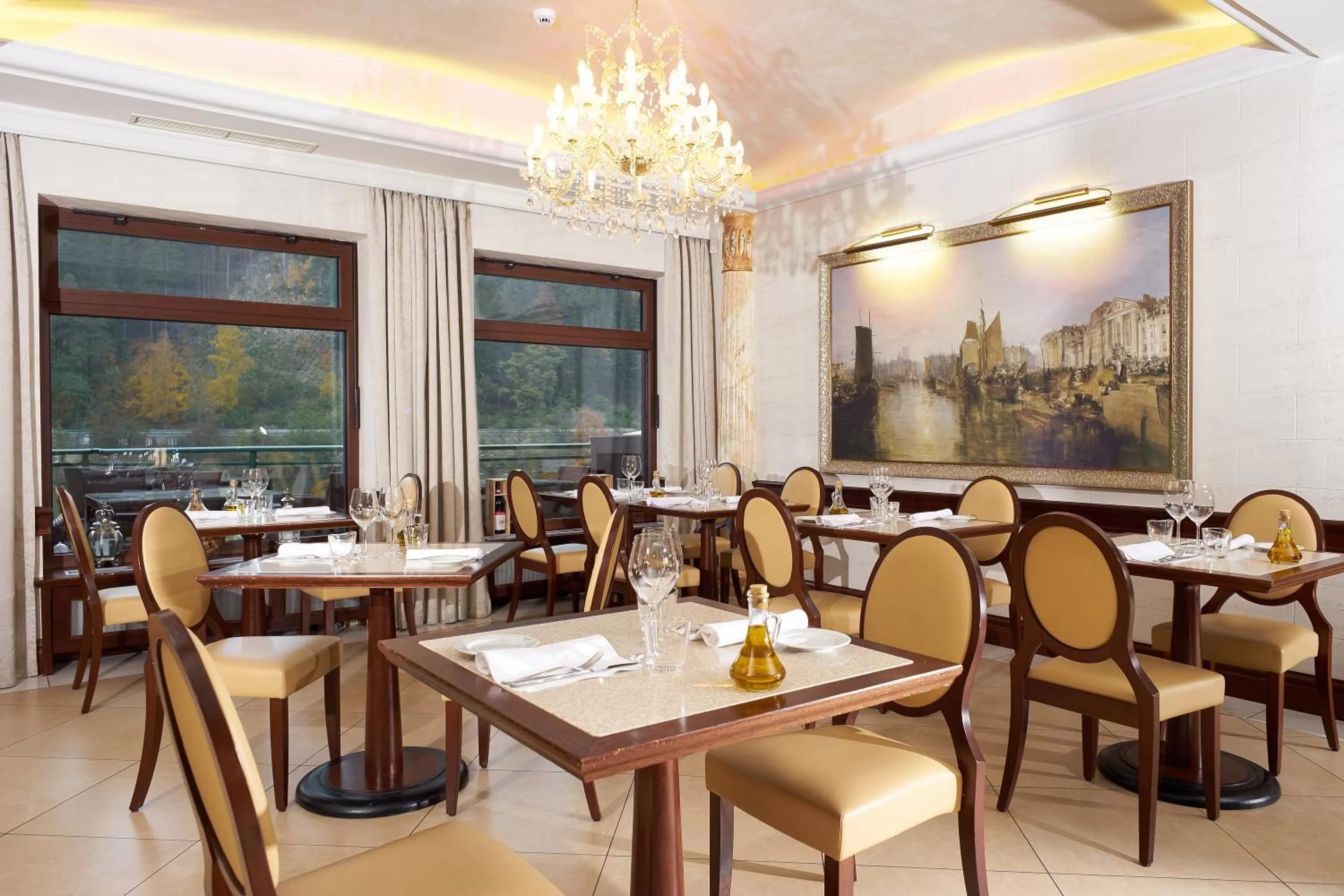 Restaurant/places to eat in Retro Riverside Wellness Resort