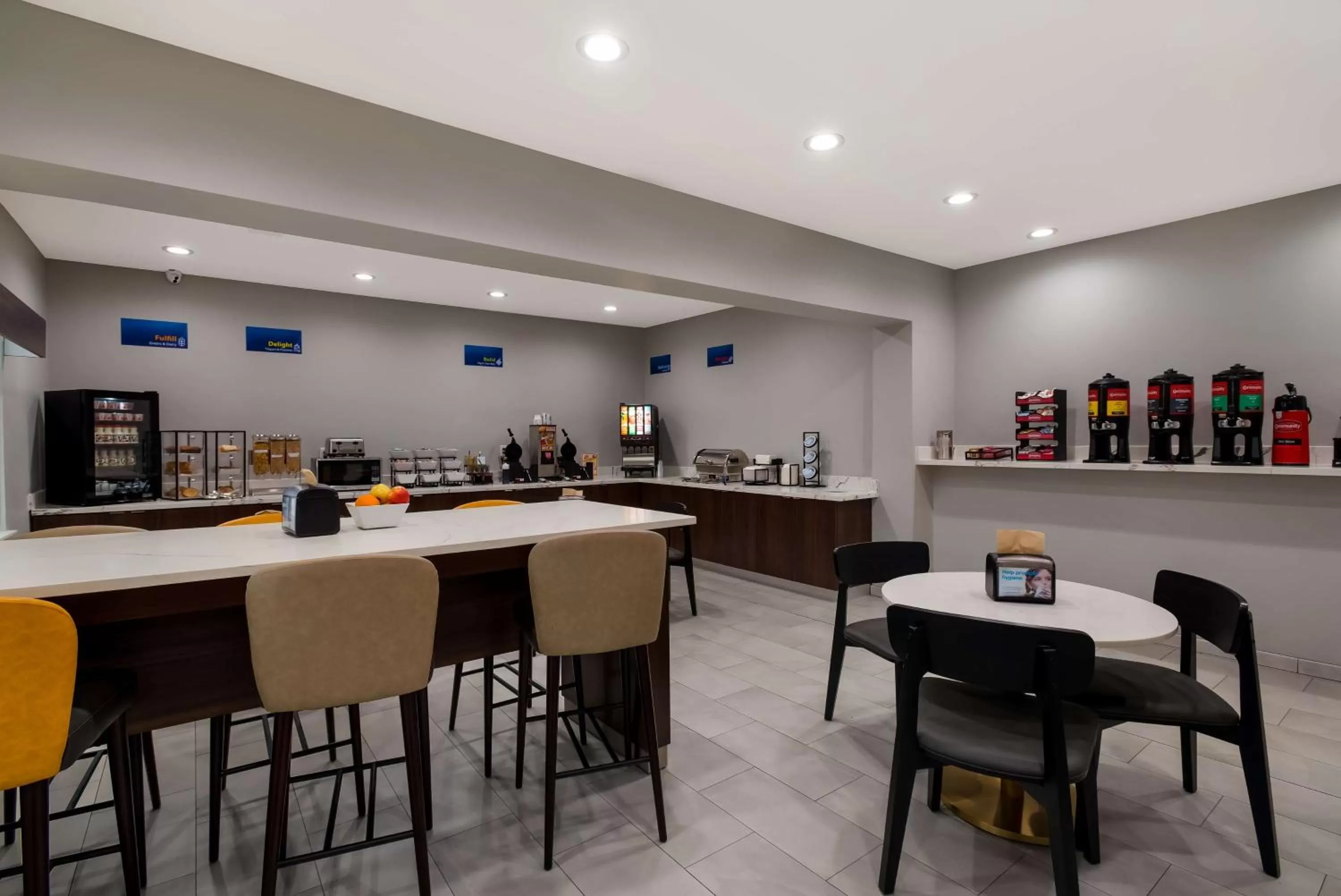 Restaurant/places to eat in Best Western La Place Inn