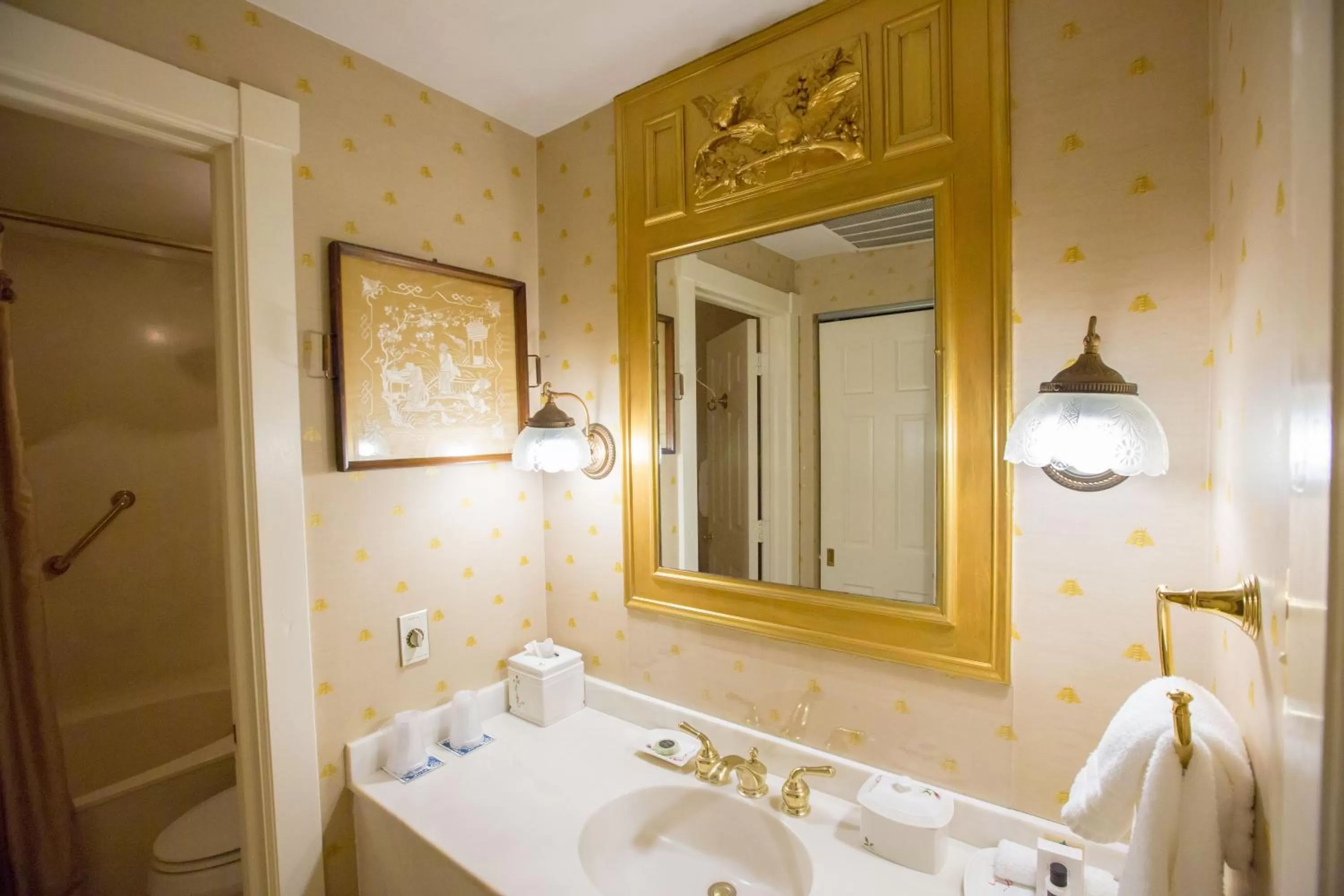 Bathroom in Ballastone Inn