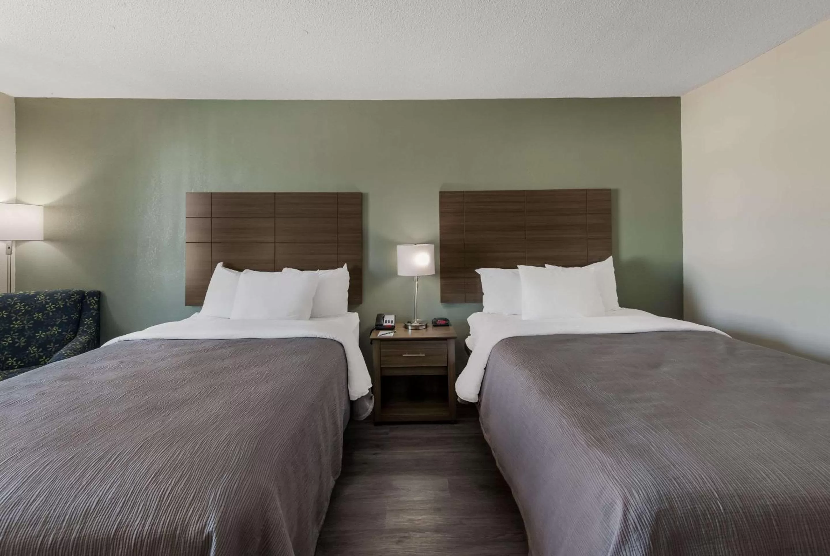 Bedroom, Bed in Quality Inn Airport